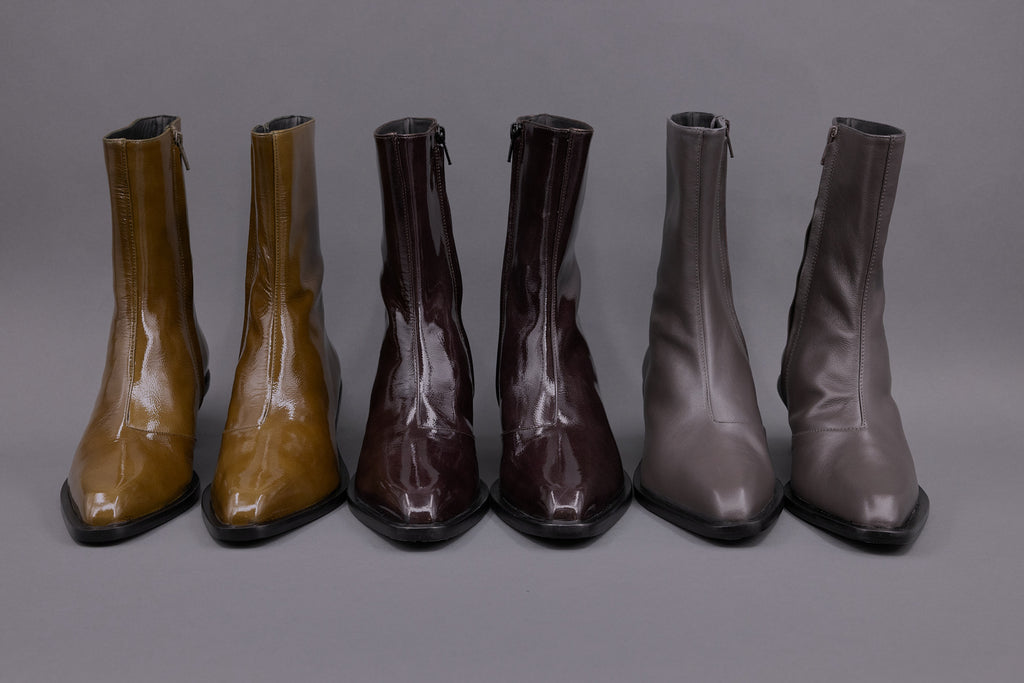 Gilda ankle booth in nappa charcoal