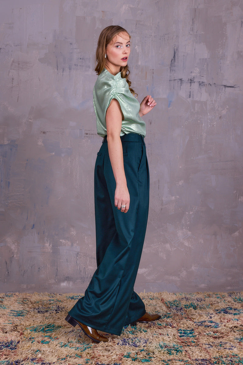 Feline top in glossy mint