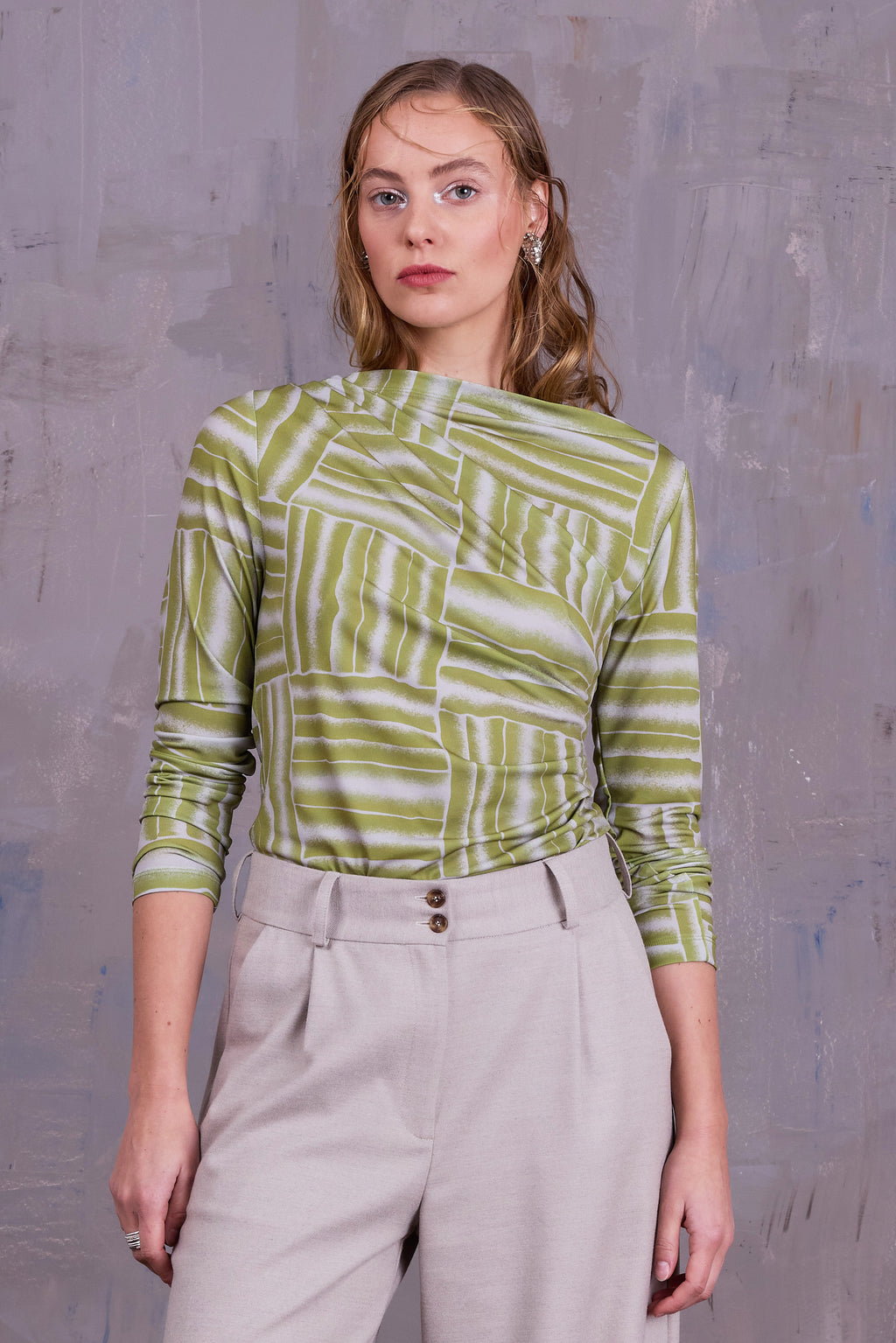 Anna T-shirt in lemon grass wovens
