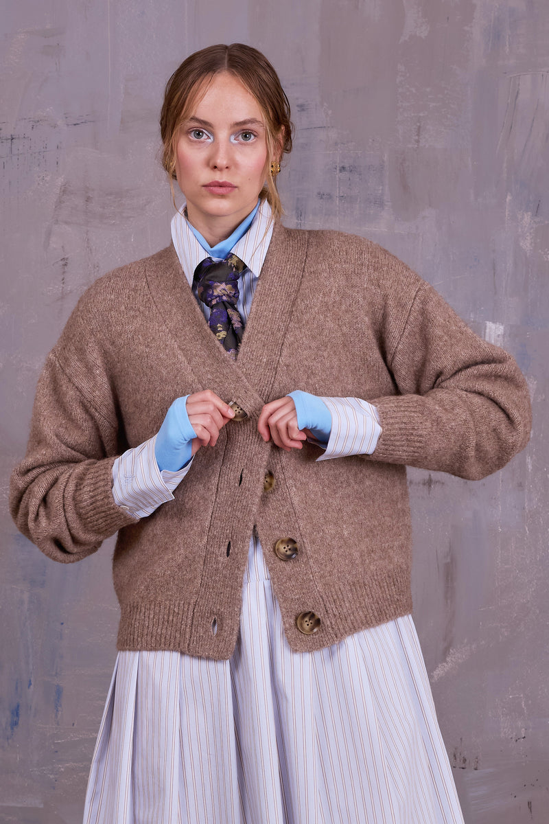 Gresa cardigan in camel