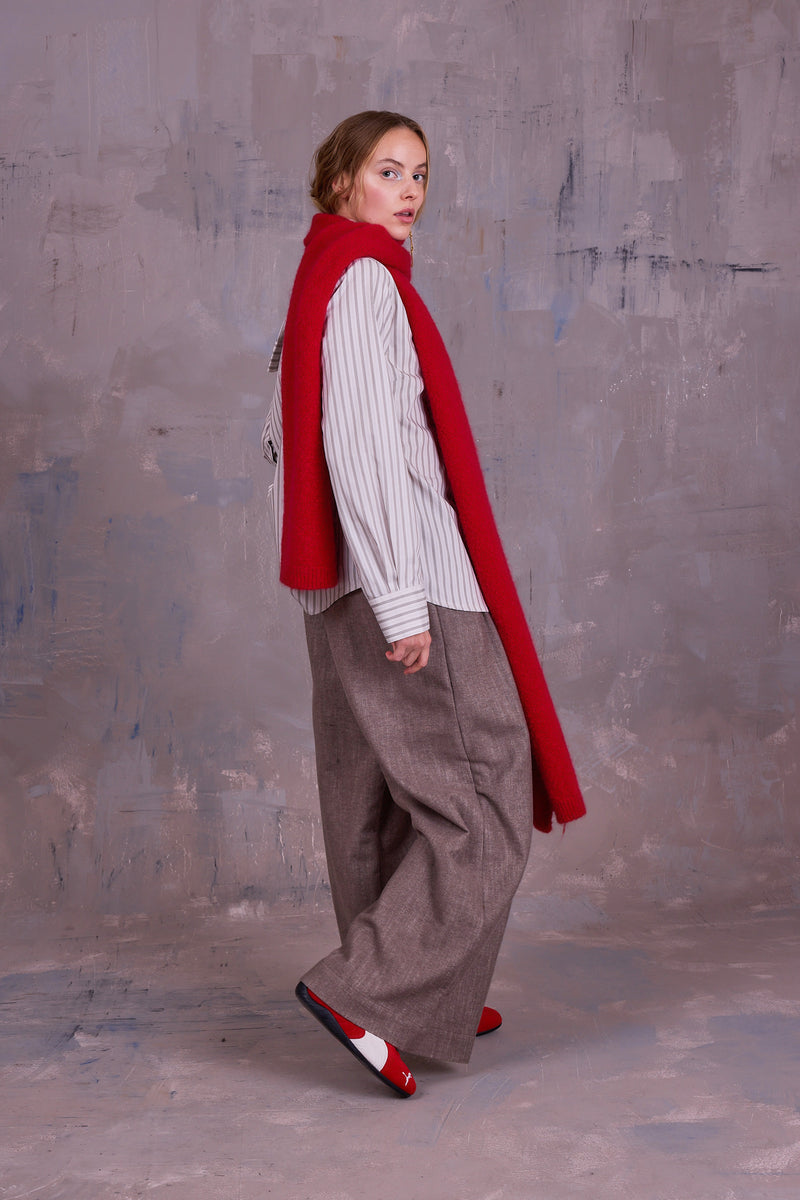 Gorki red scarf