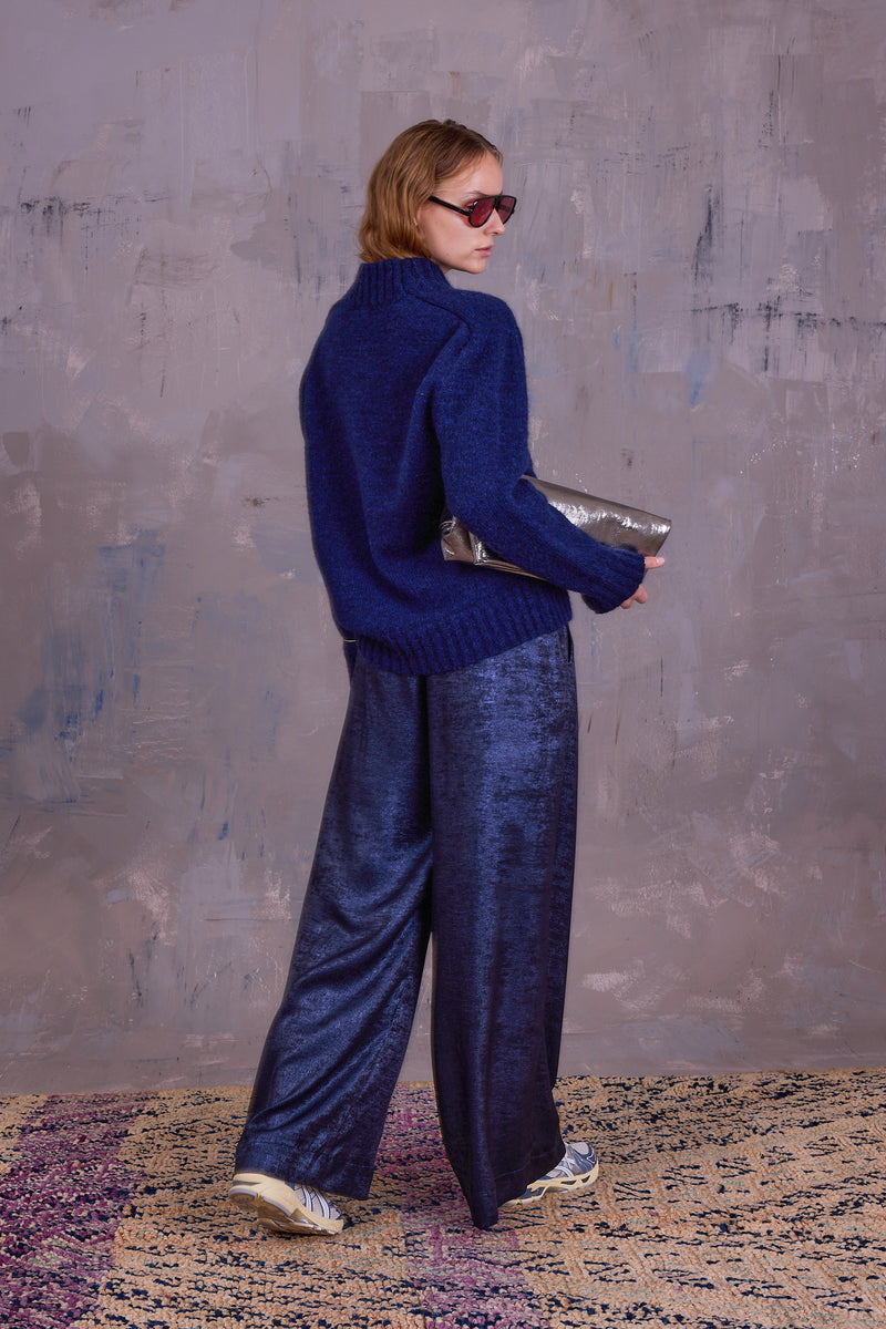 Glasgow knitted sweater in midnight blue