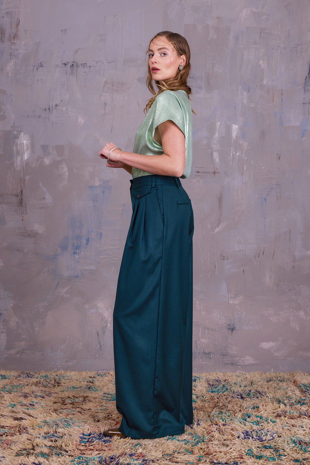 Guy trousers in pine