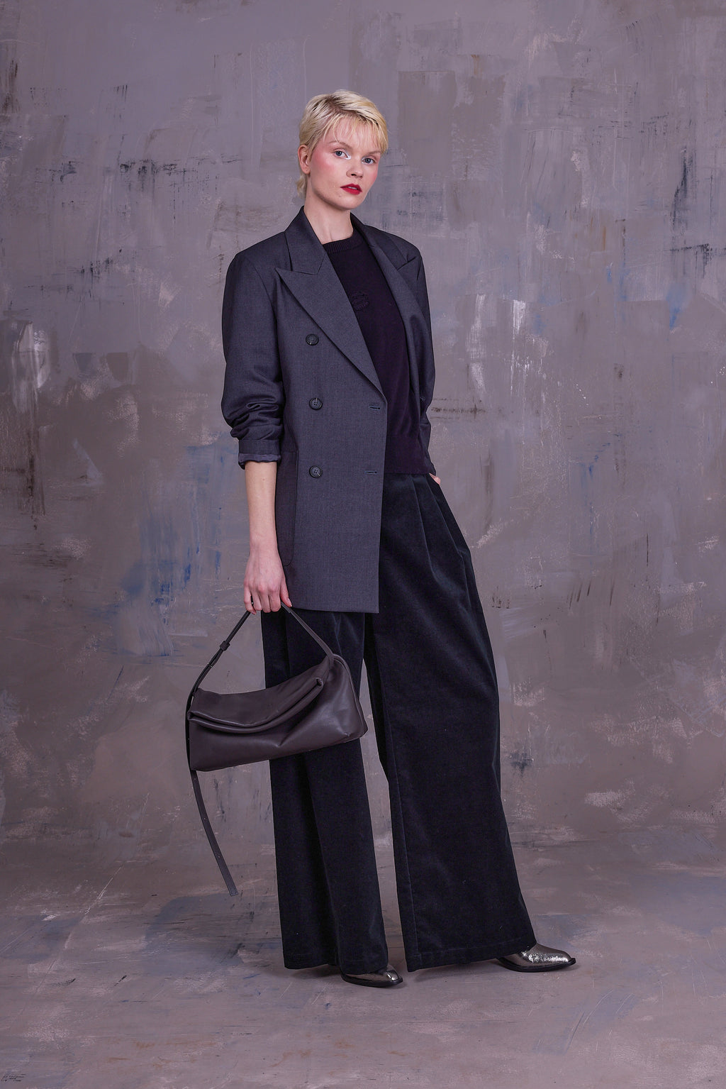 Guy trousers in black forest velvet