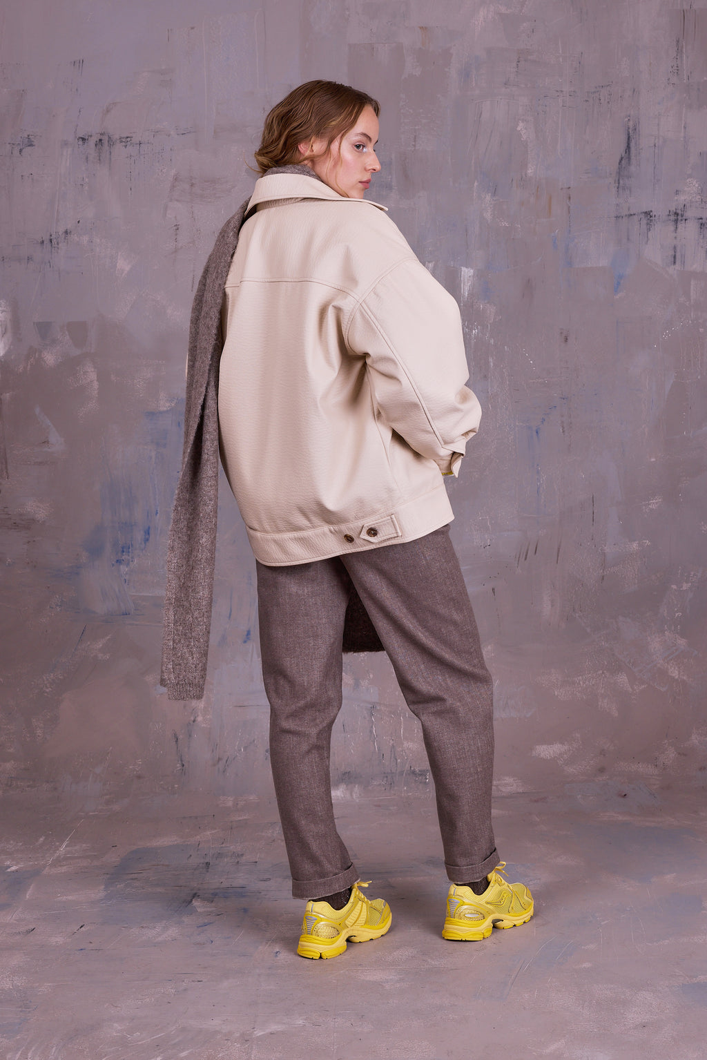 Fannie trousers in greige gabardine