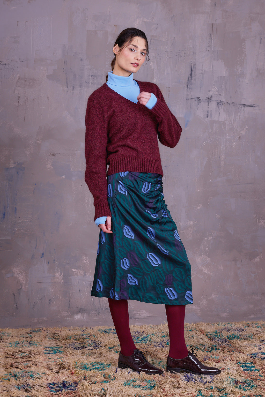 Greta rok in burgundy blue lips