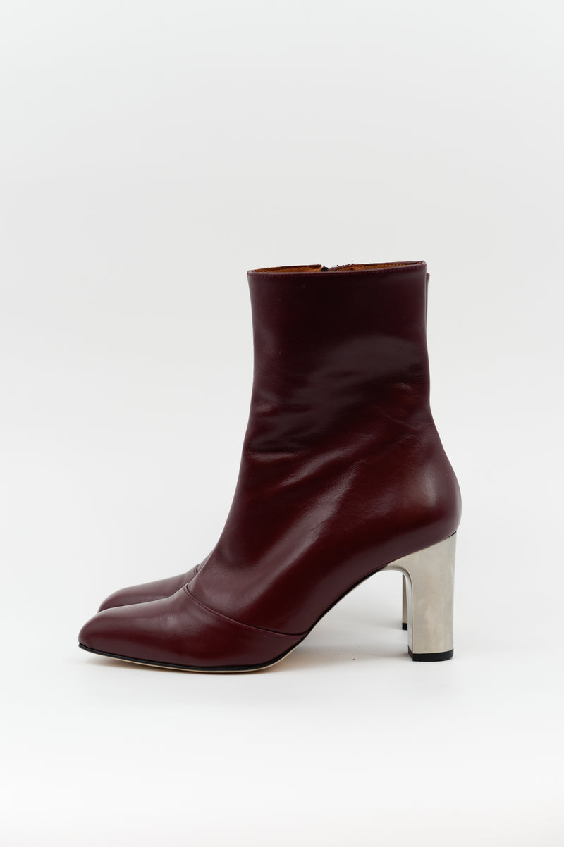 Elize Stiefel in Burgunderrot