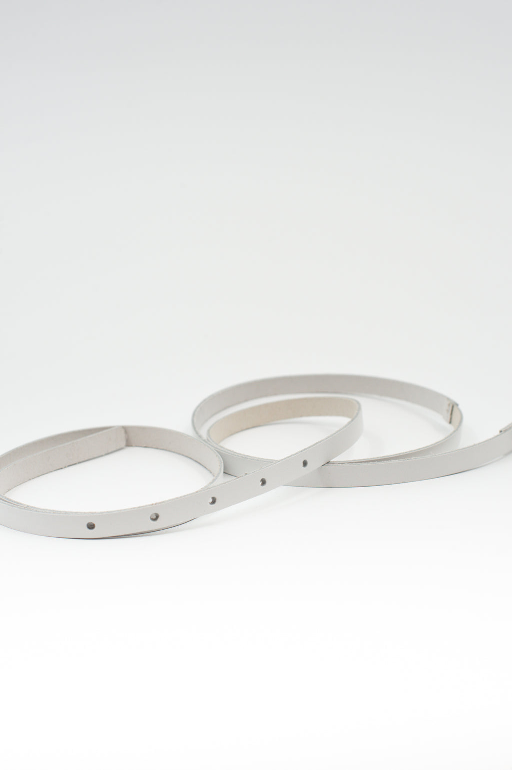 Dunne witte riem