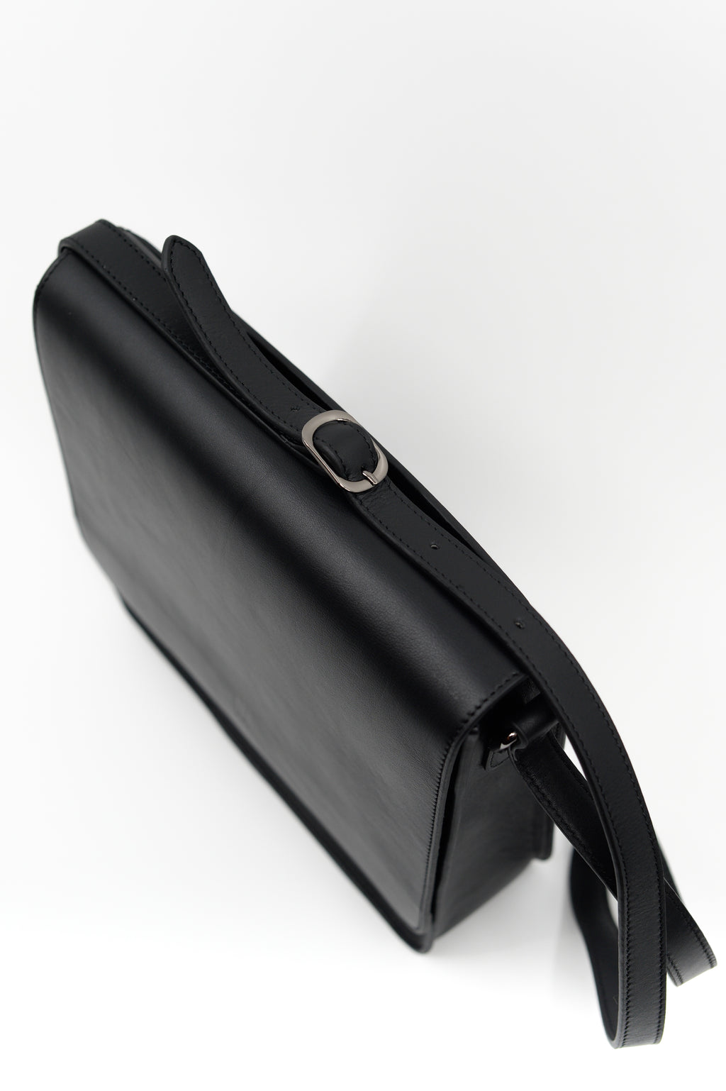 Medium crossbody handtas in zwart nappaleer