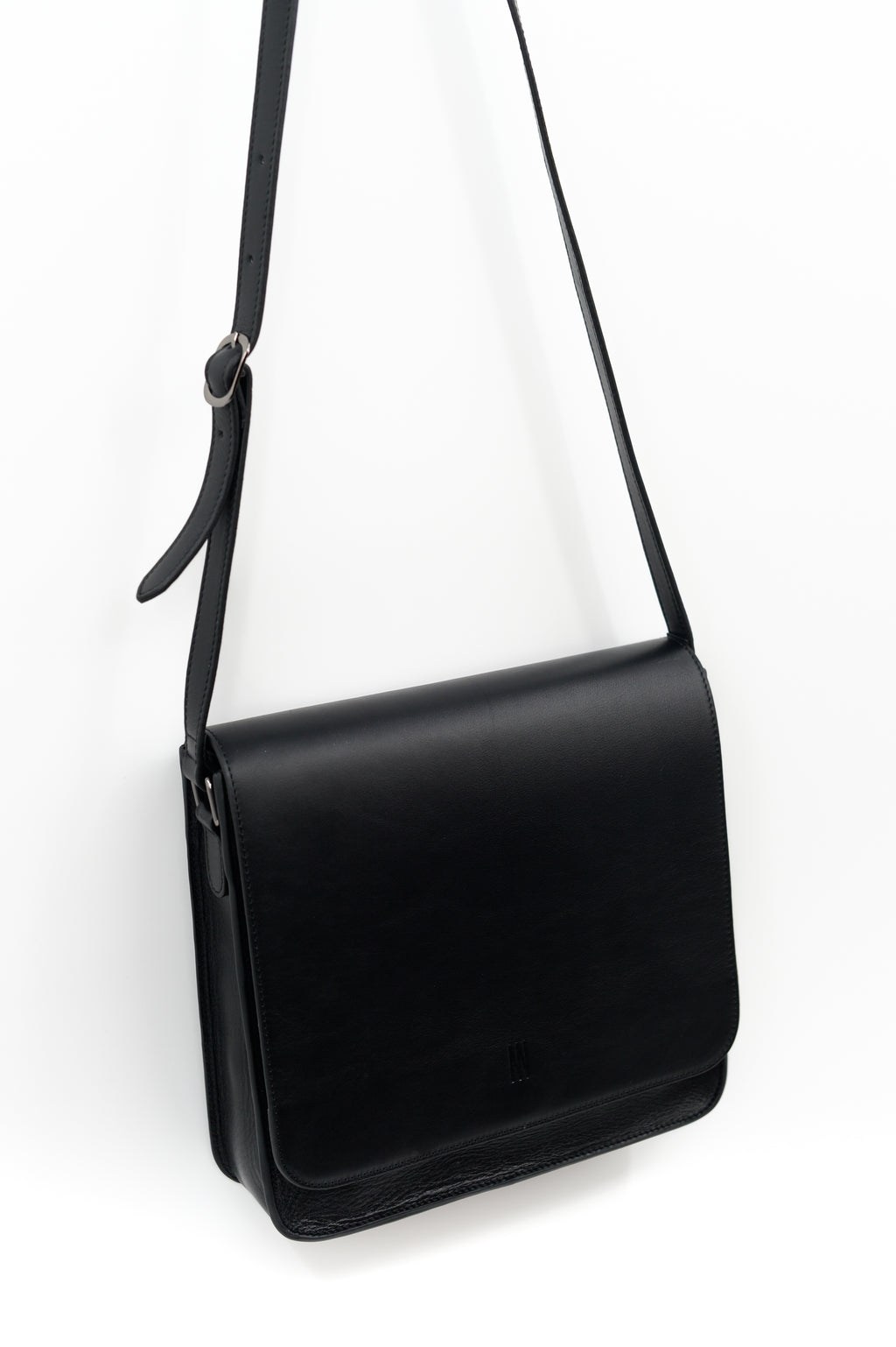 Medium crossbody handtas in zwart nappaleer