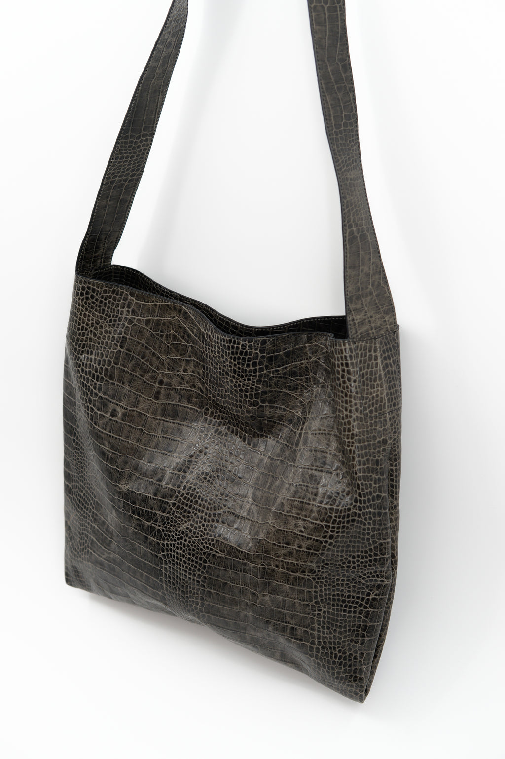 Big crossbody handtas in croco black olive