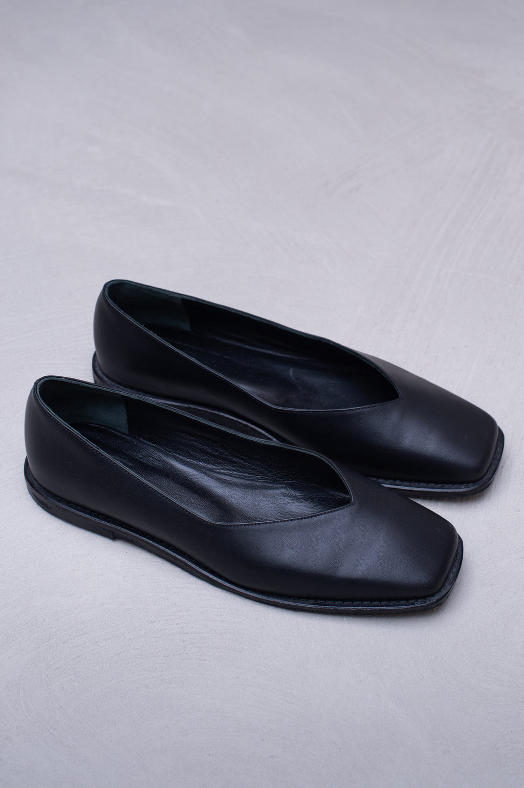 Faiza ballerina in black