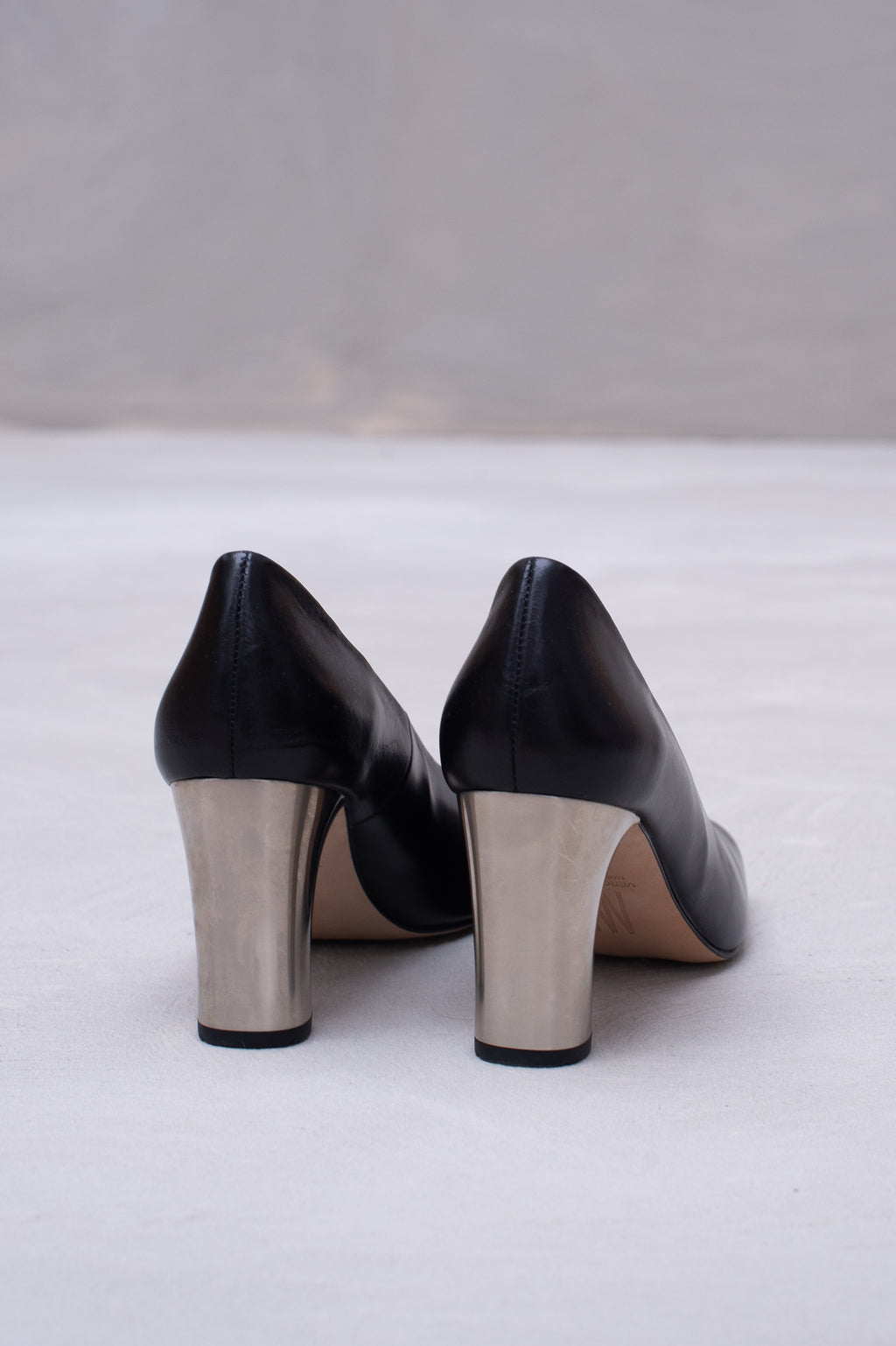 Flume pump in black
