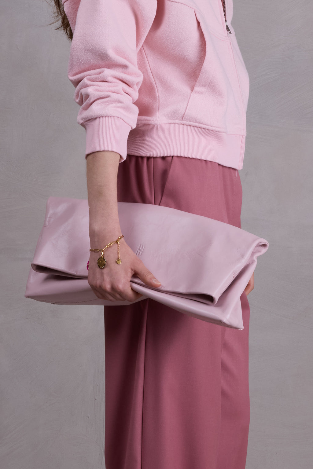 Clutch bag in misty rose