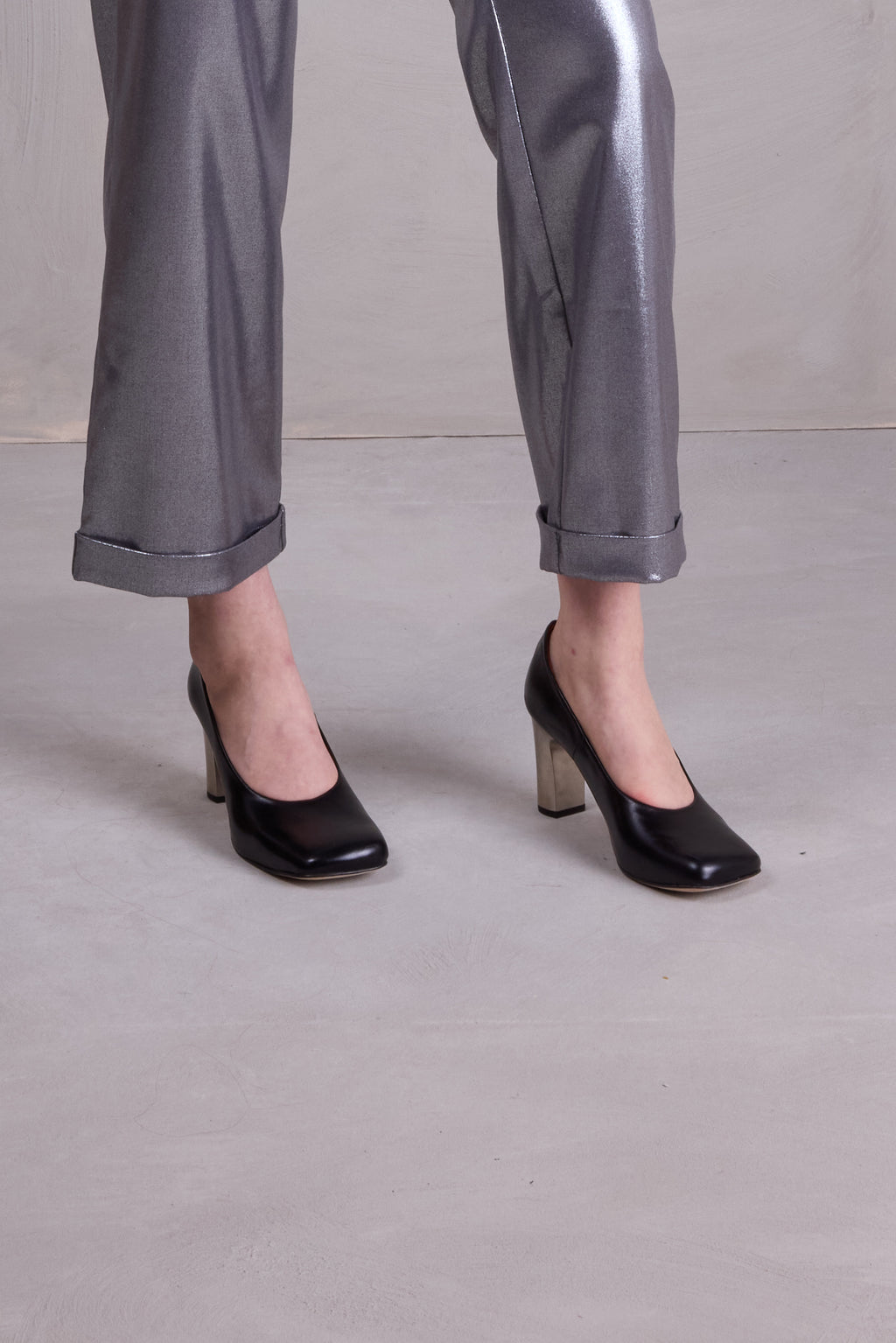 Flume pump in black