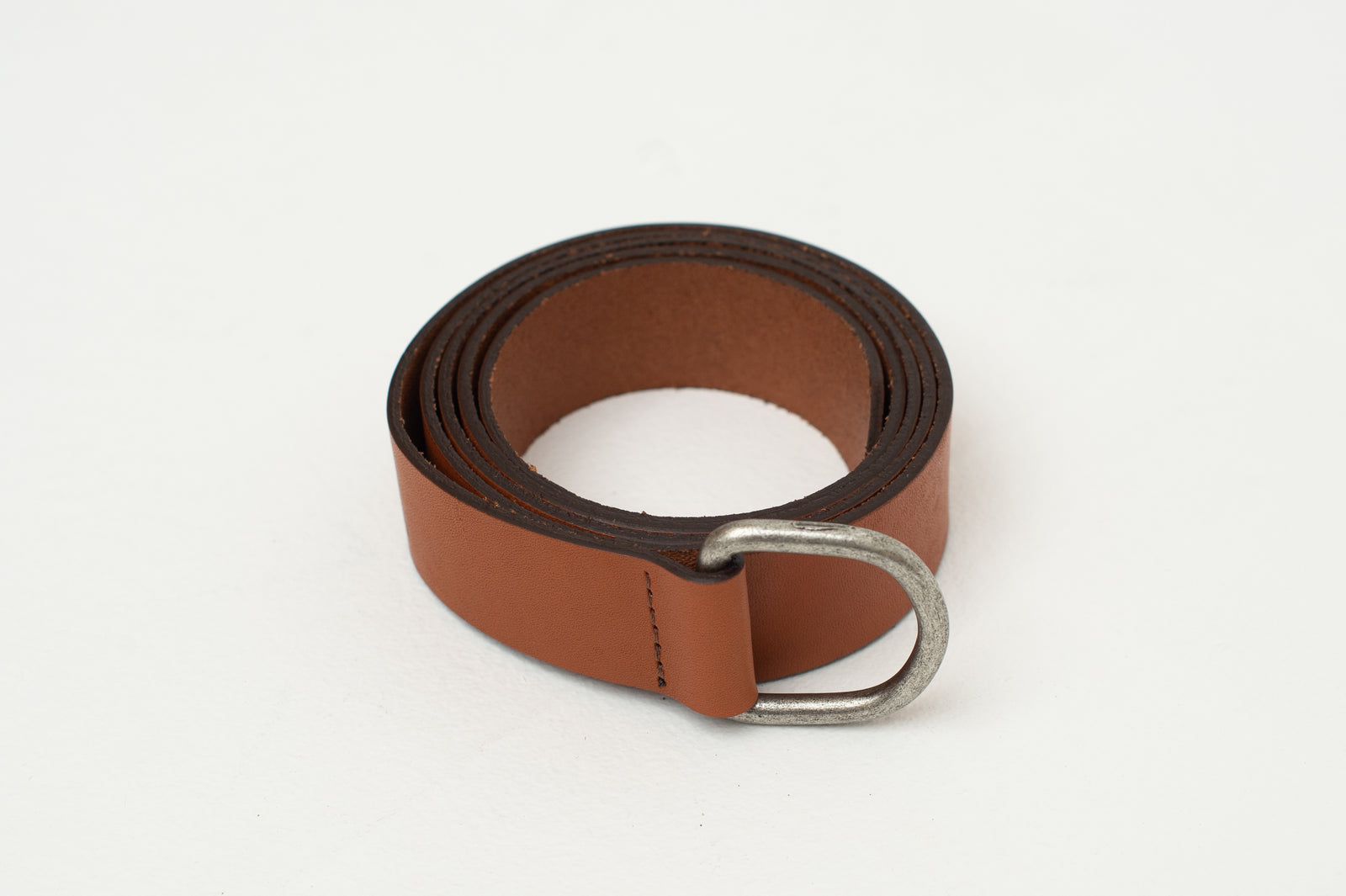 Ceinture en cuir à anneau en D couleur cognac