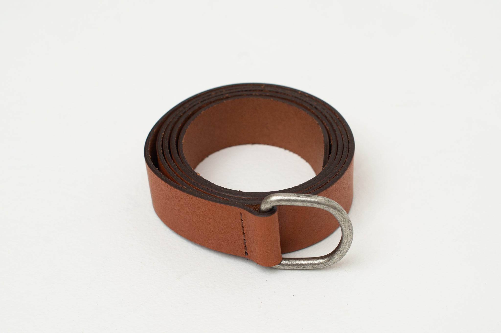 Ceinture en cuir à anneau en D couleur cognac