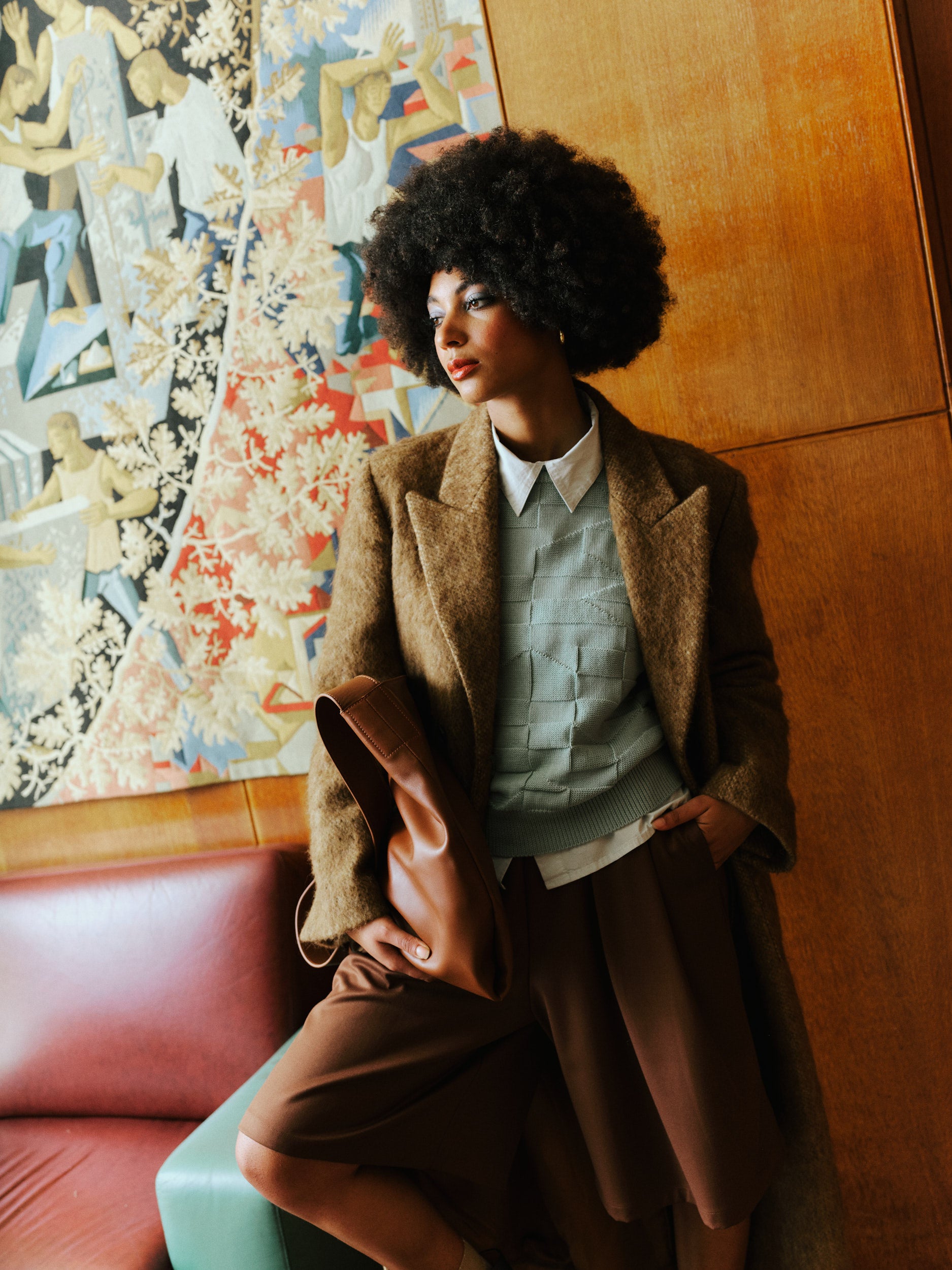 Große Crossbody-Handtasche aus cognacfarbenem Nappaleder