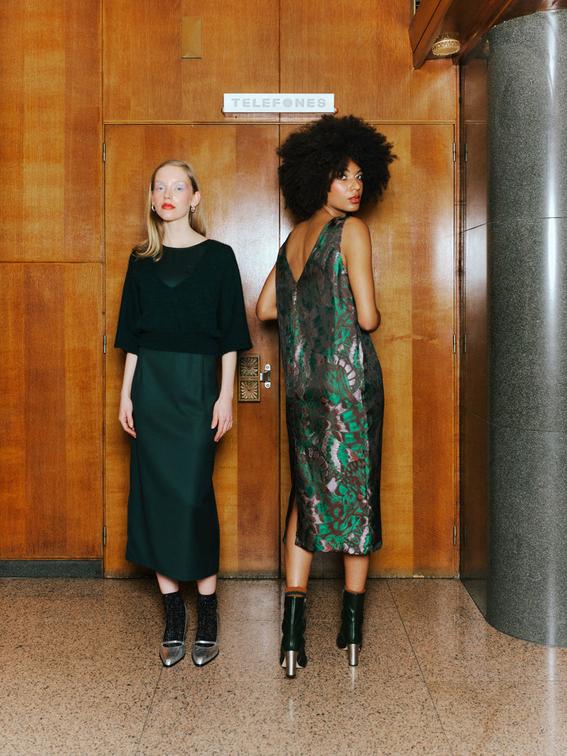 Ellen jurk in lila vlinderjacquard