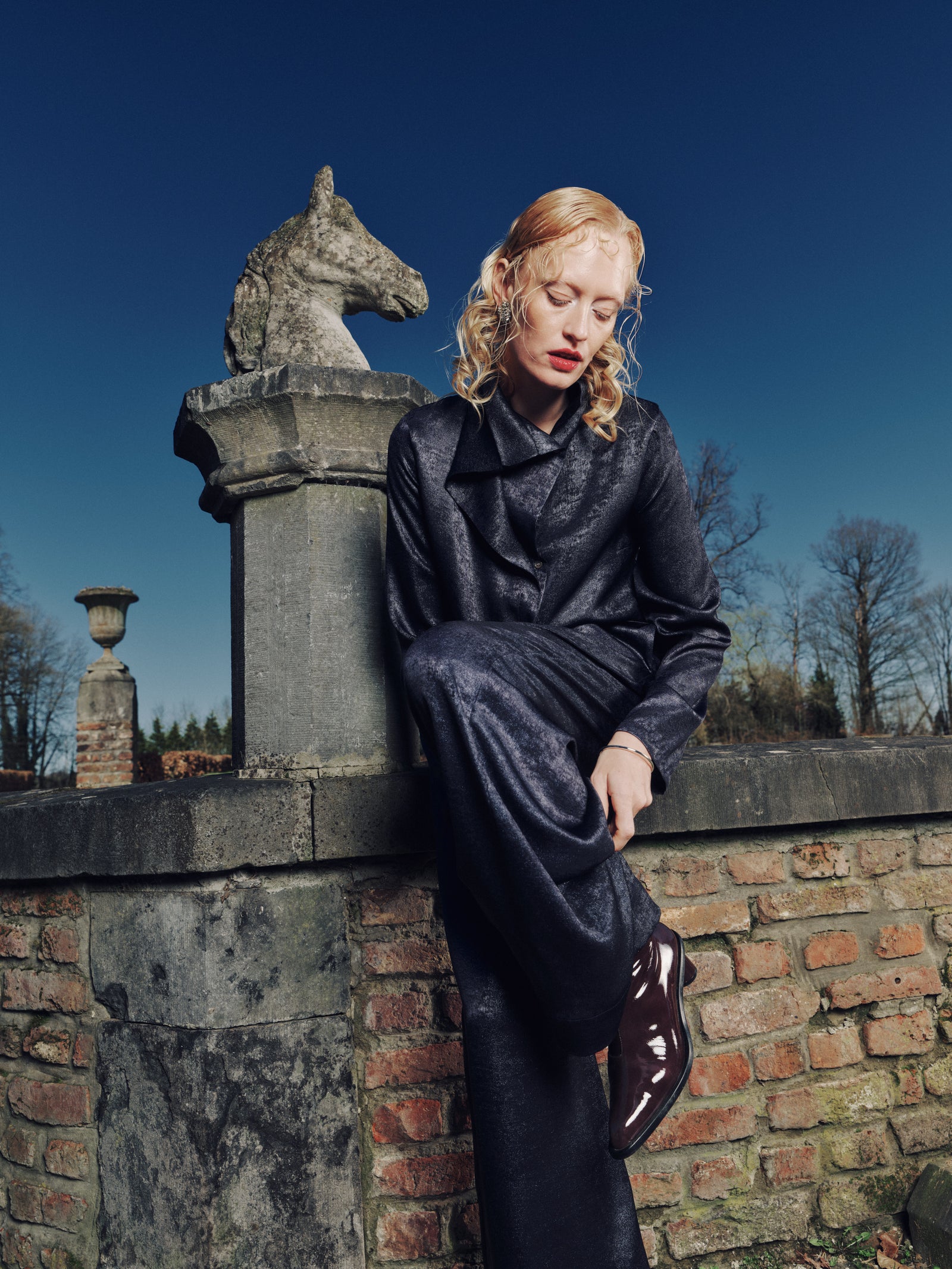 Cecile asymmetrische blouse in shiny sapphire