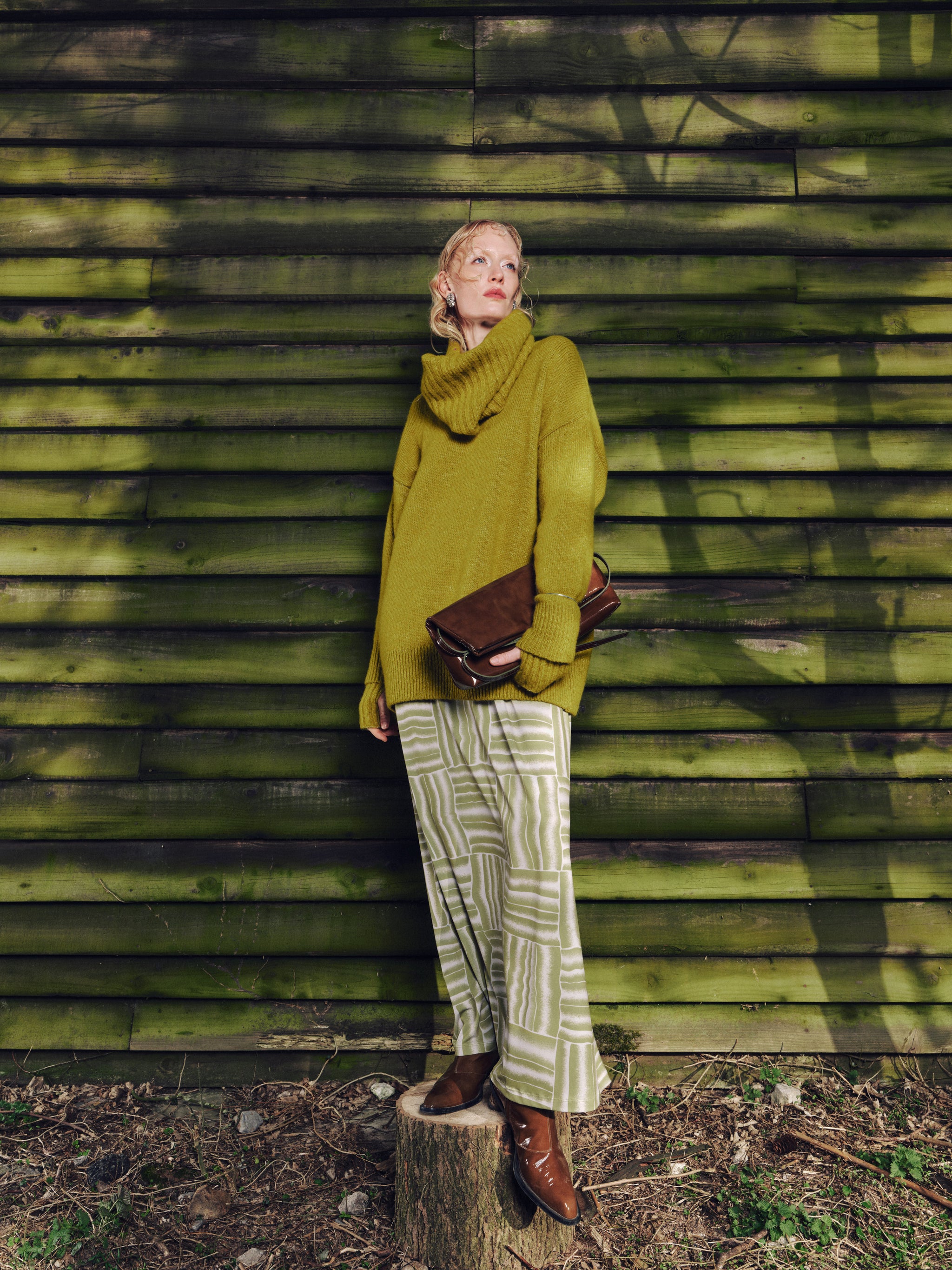 Gennaro handtas in patent olive