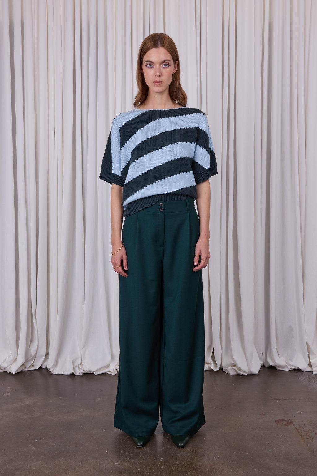 Wallis Pine grün-hellblauer zweifarbiger Pullover