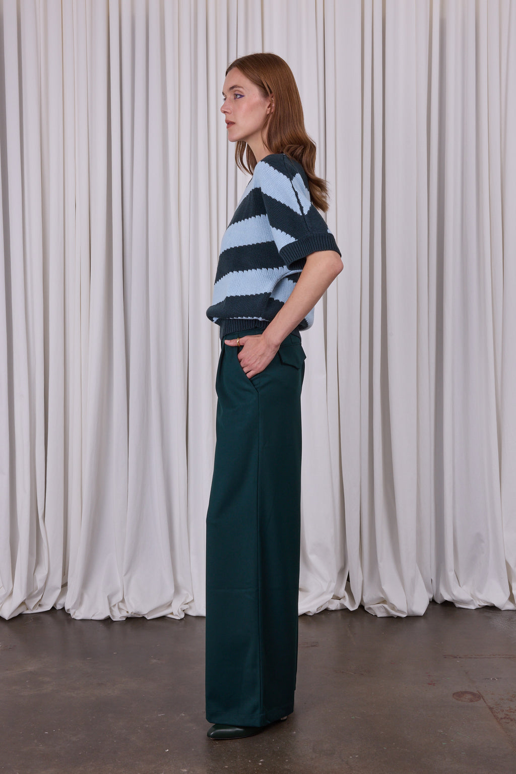 Wallis Pine grün-hellblauer zweifarbiger Pullover