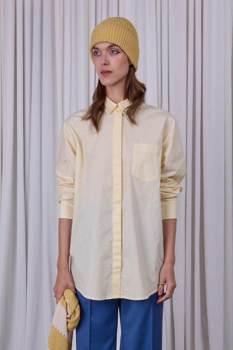 Emmelie Night Butterfly-Shirt in Vanille/Blau