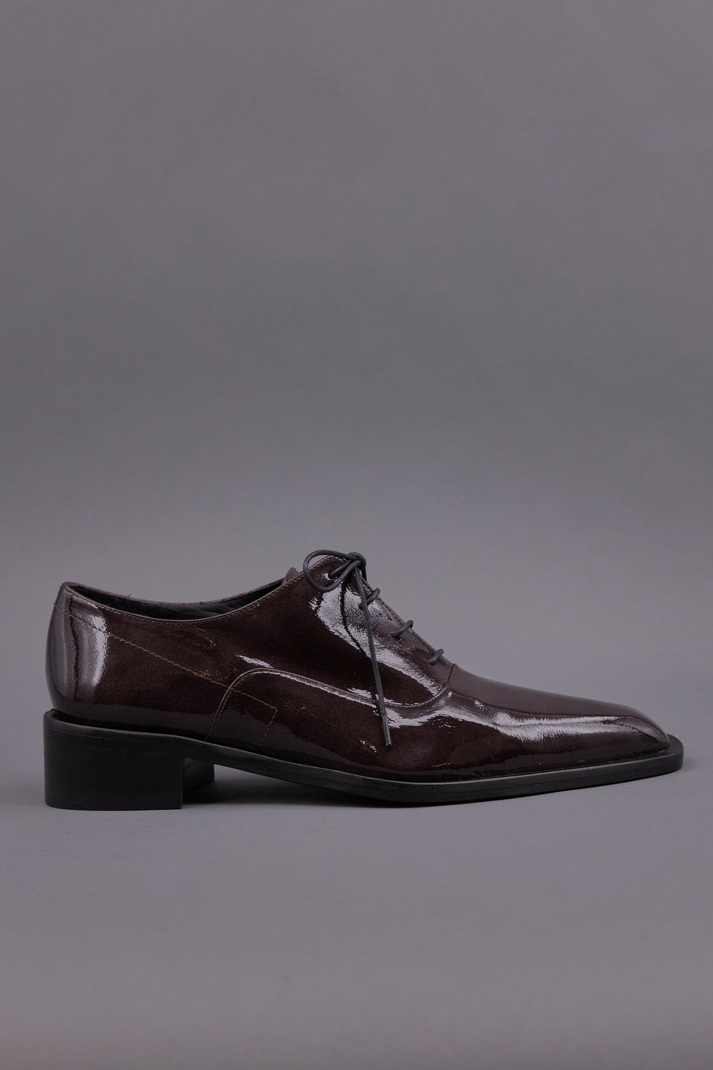 Goya lace-up shoe in after dark
