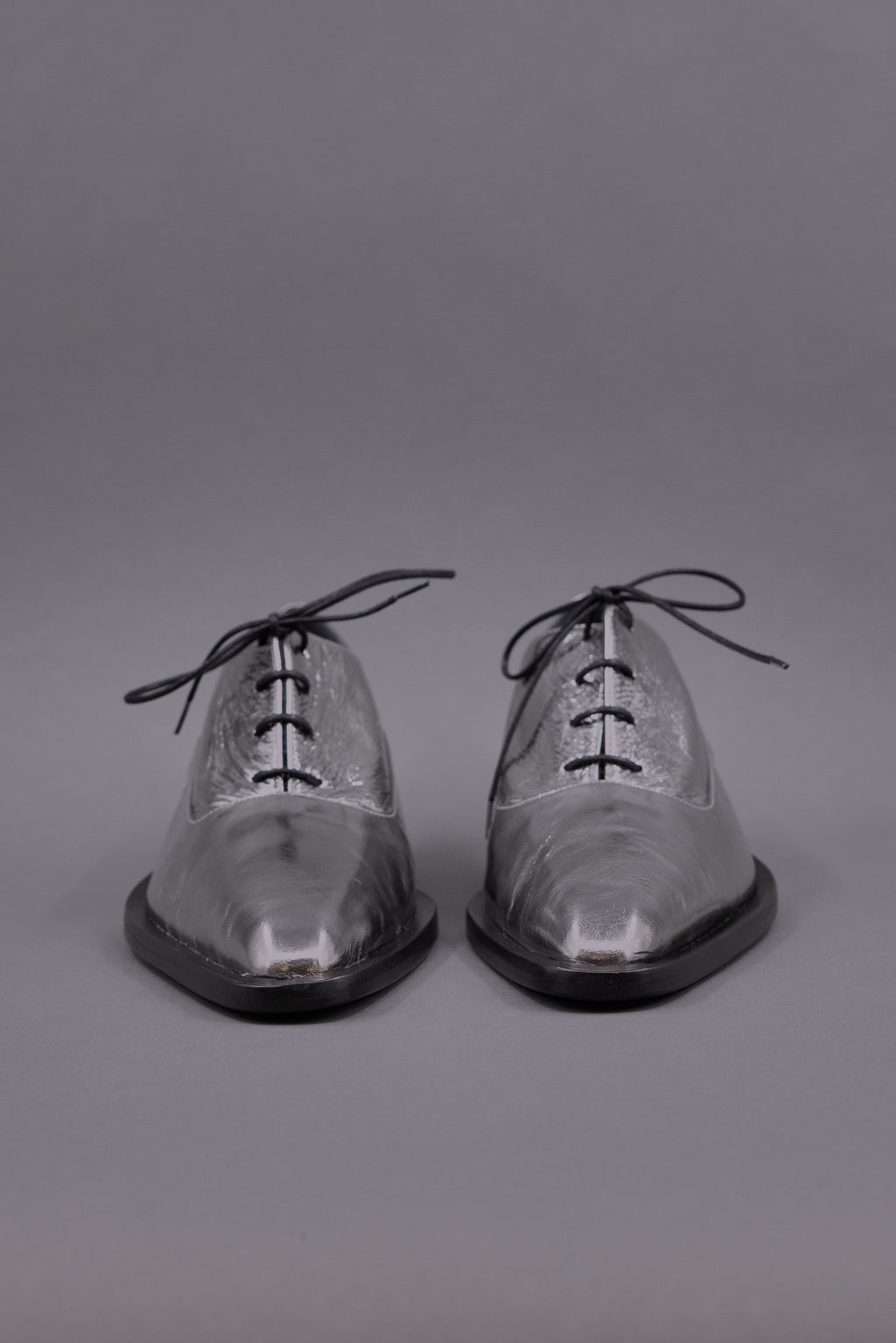 Goya lace-up shoe in metallic anthracite