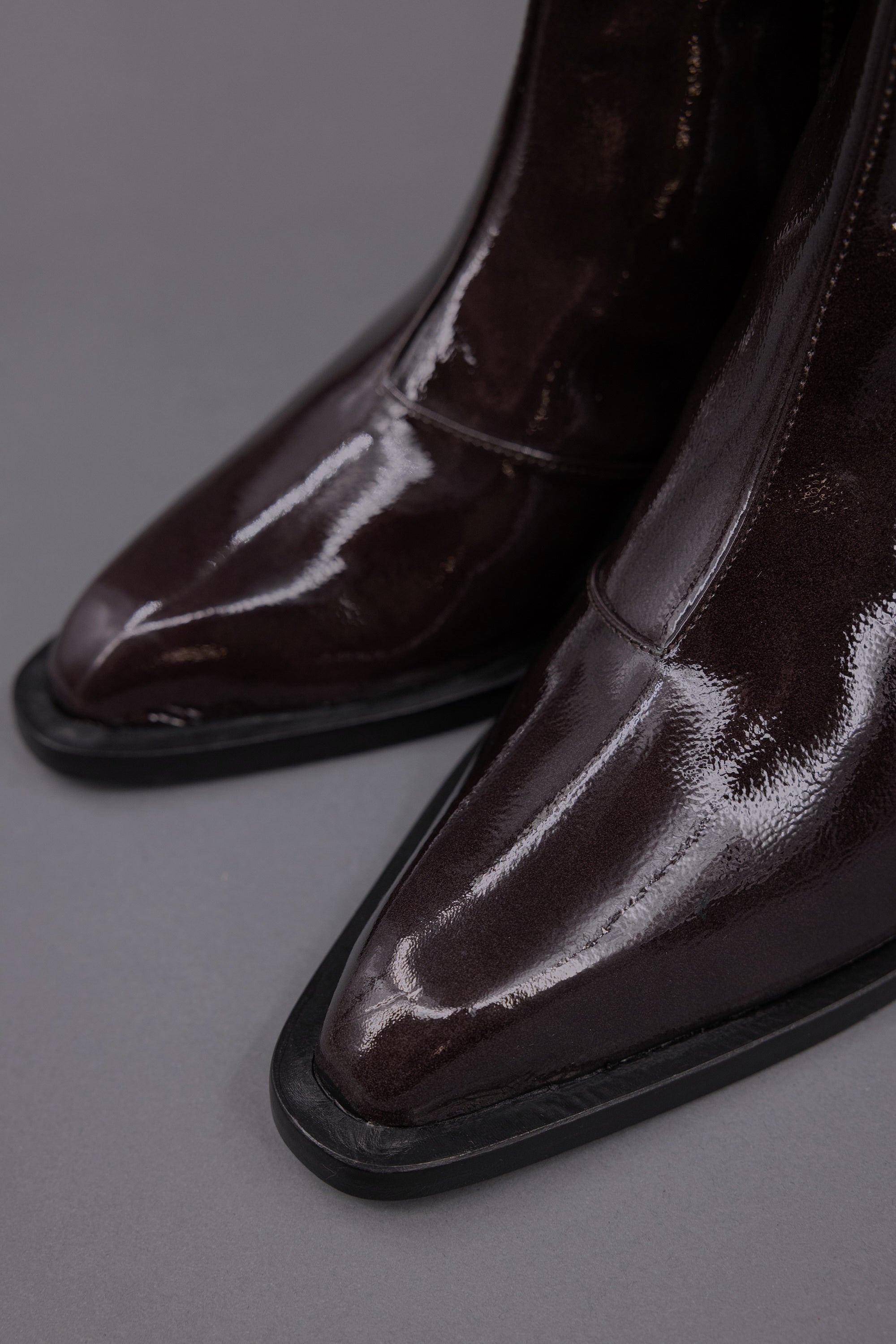 Gilda ankle boot in patent after dark