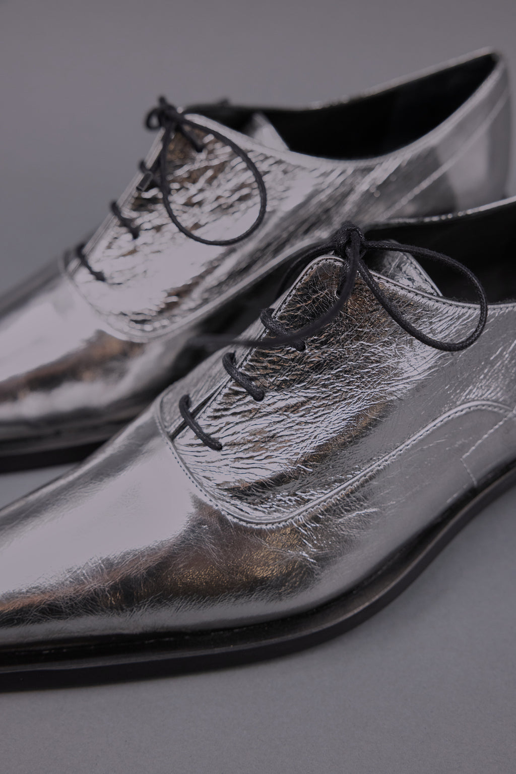 Goya lace-up shoe in metallic anthracite