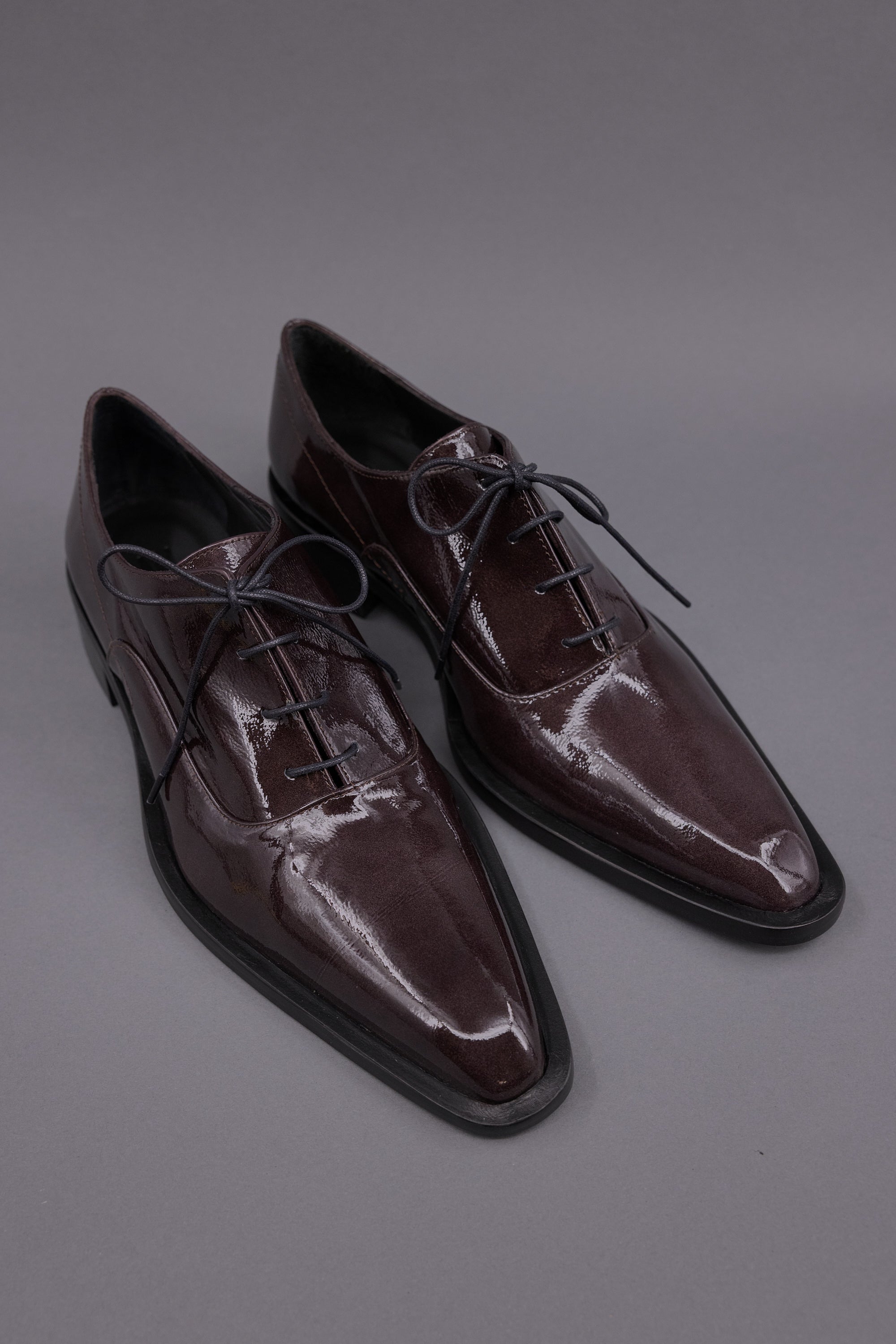 Goya lace-up shoe in after dark