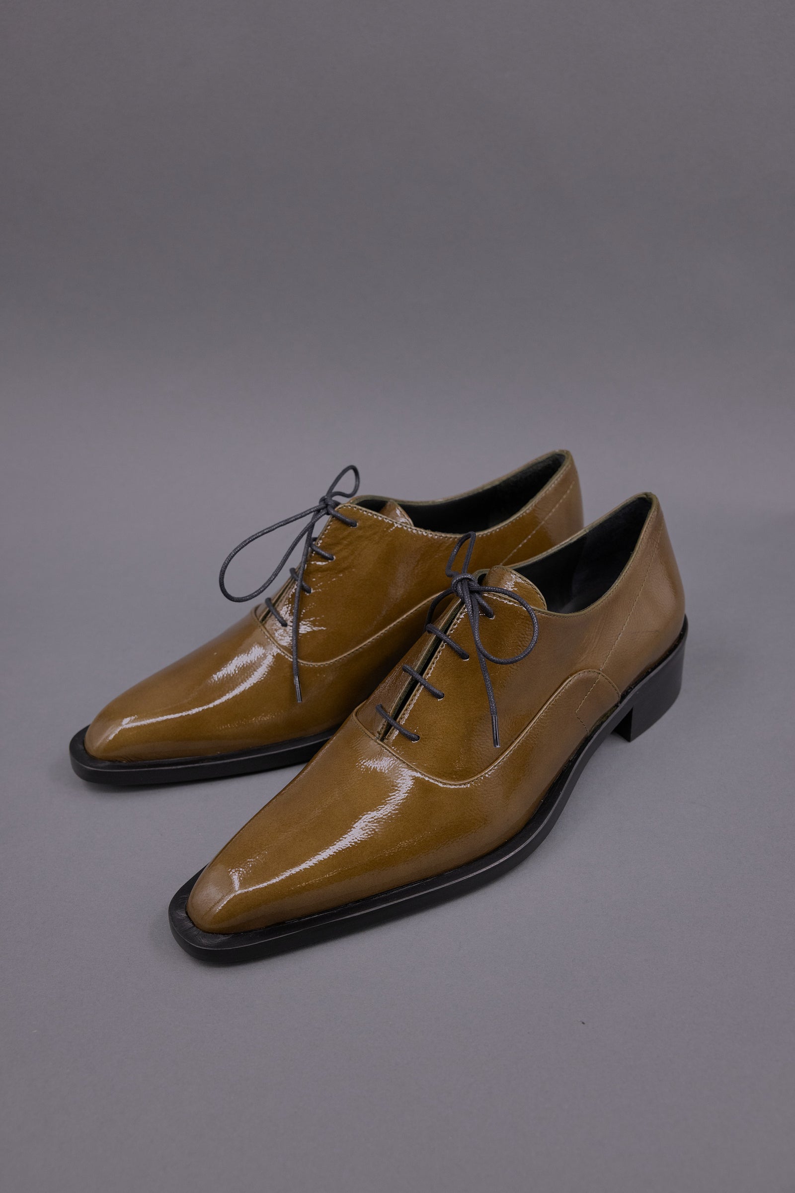 Goya veterschoen in patent olive