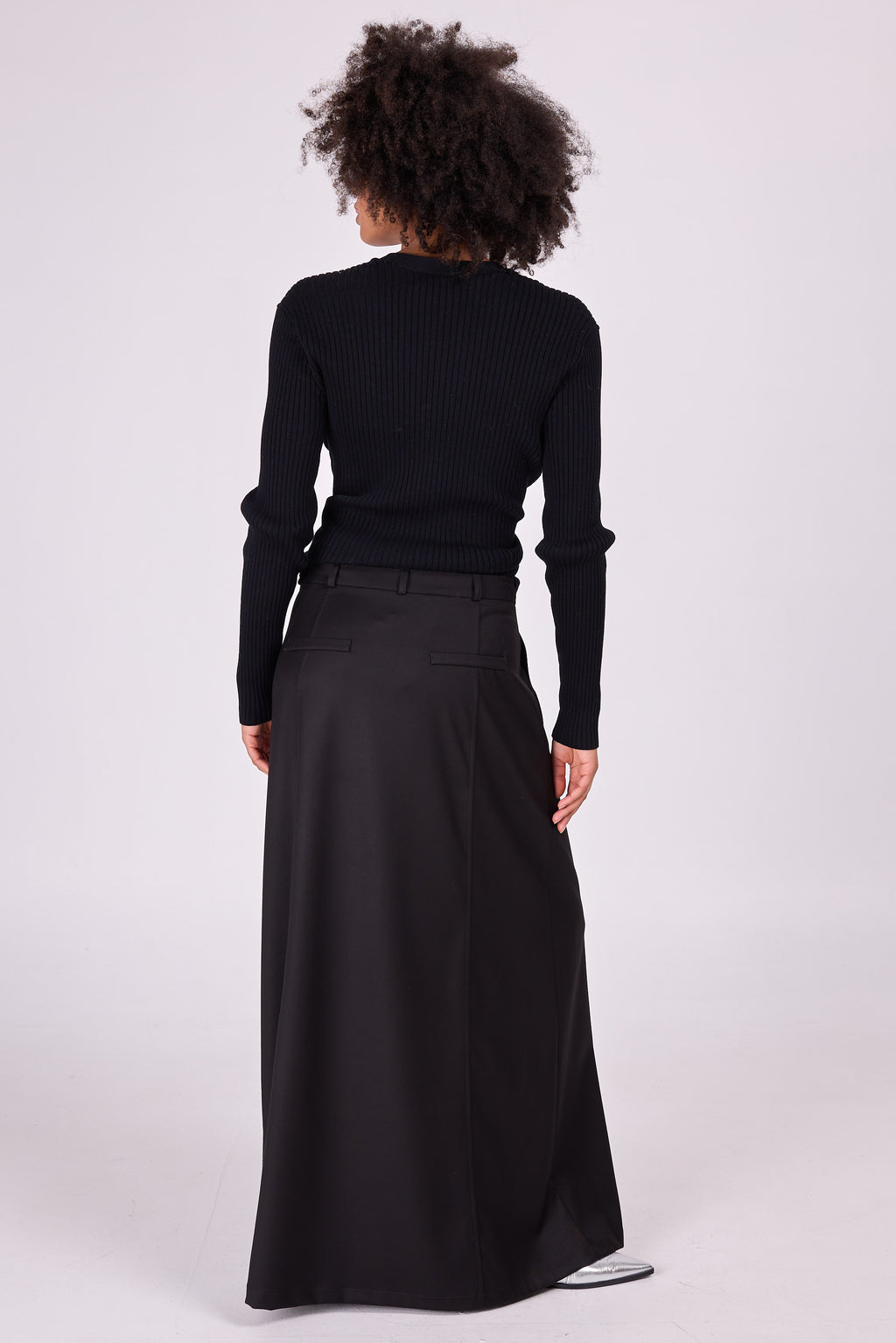 Schwarzer Wickelpullover Svinica