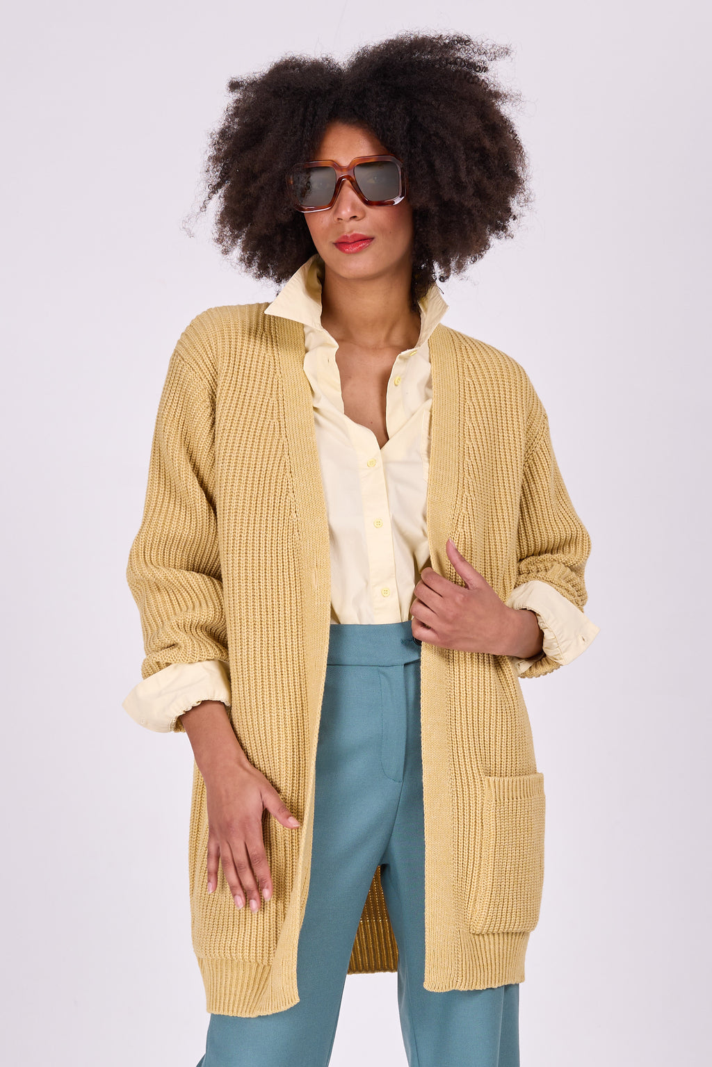 Lange Wollstrickjacke in Bananengelb von Willemstad