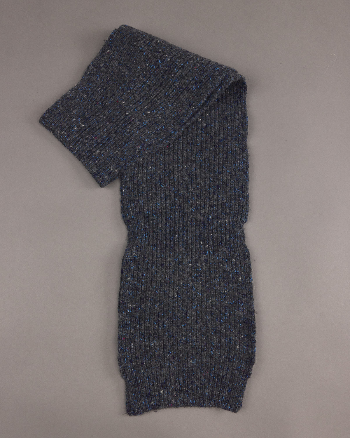Jelgava scarf in midnight blue / amber