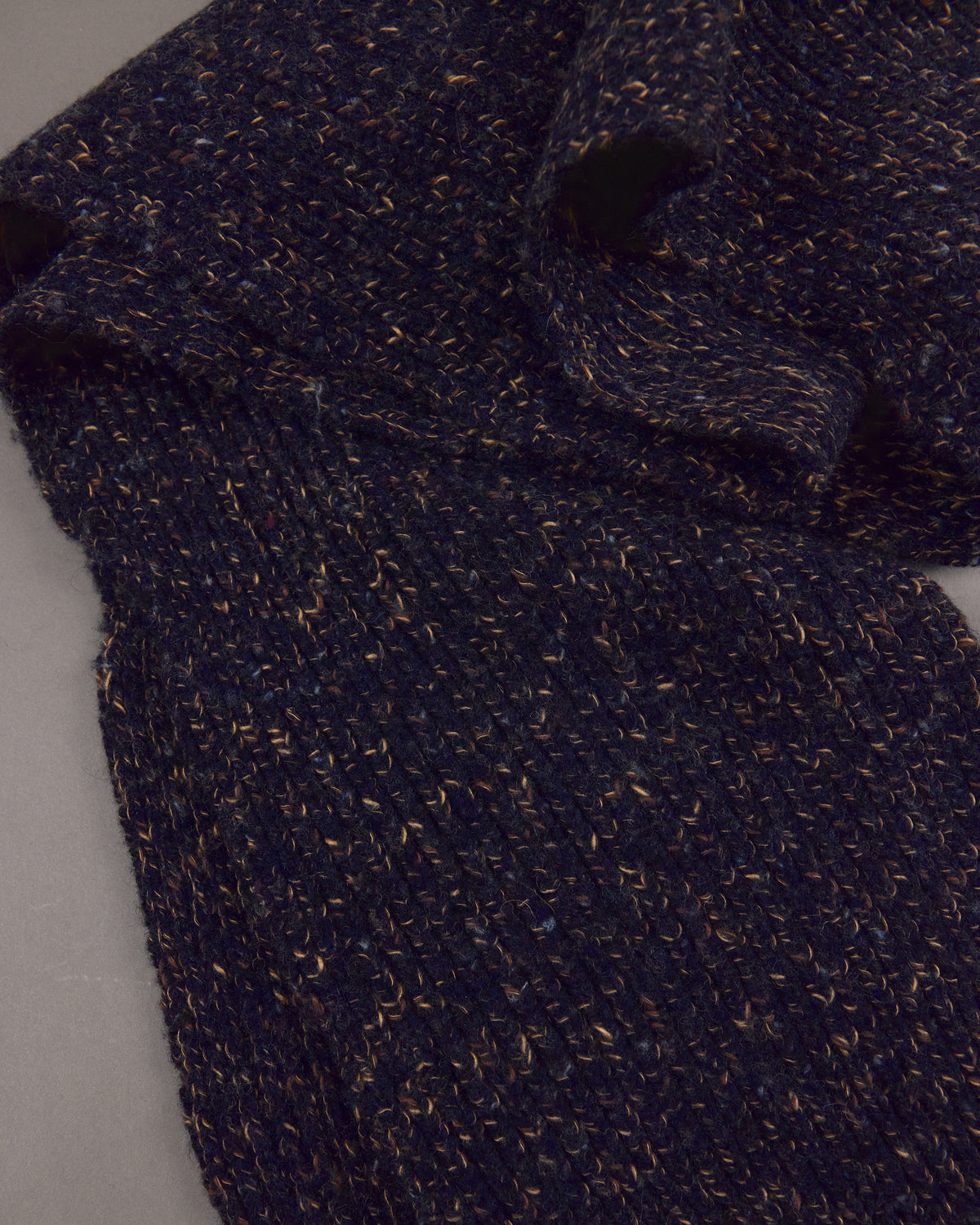 Jelgava sjaal in midnight blue / amber