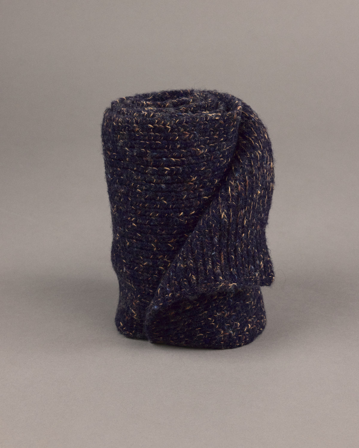 Jelgava sjaal in midnight blue / amber
