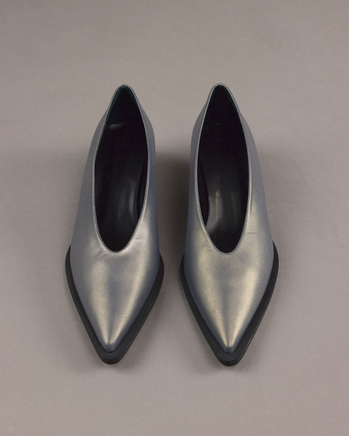 Jolia pump in metallic silver