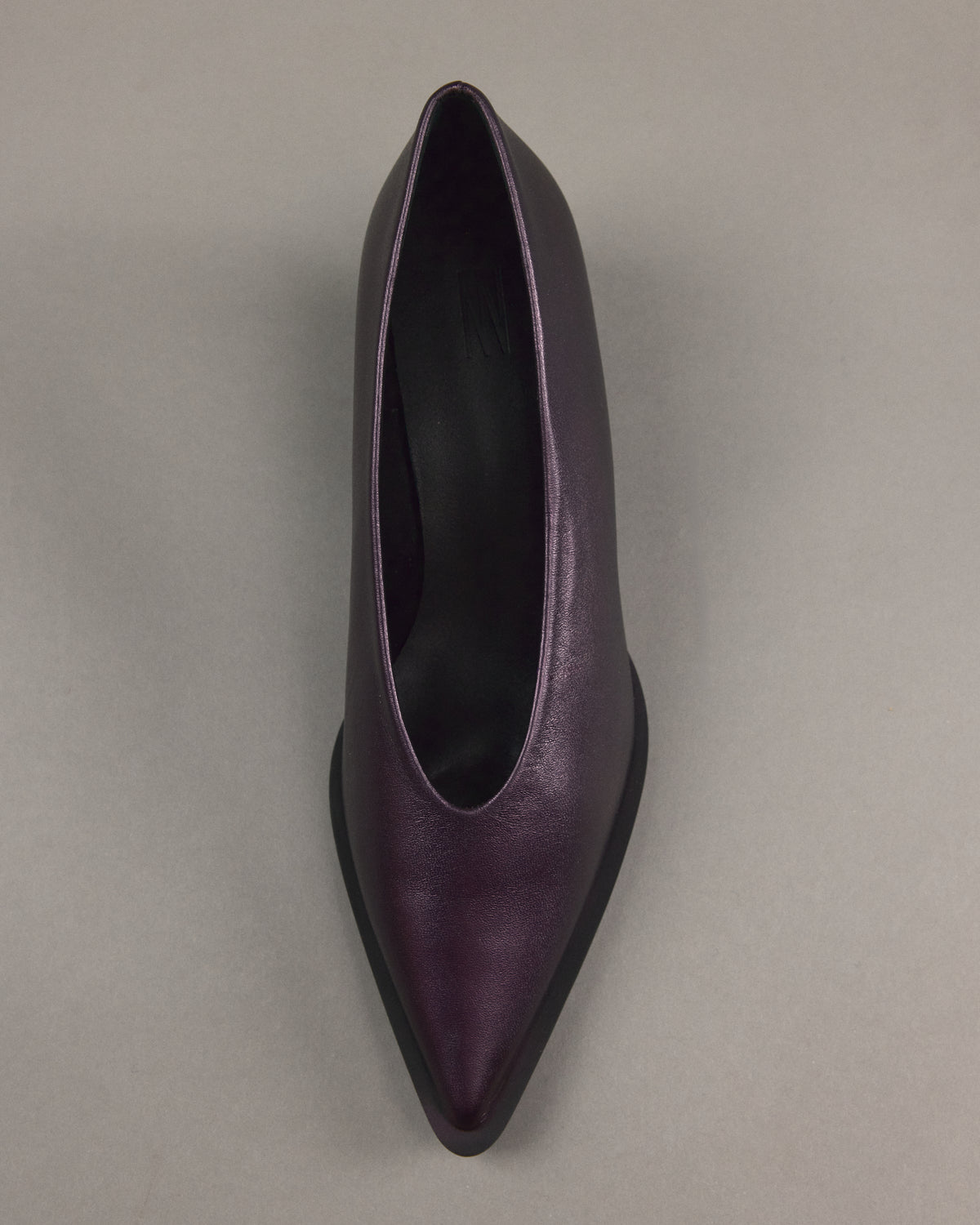 Jolia pump in metallic purple