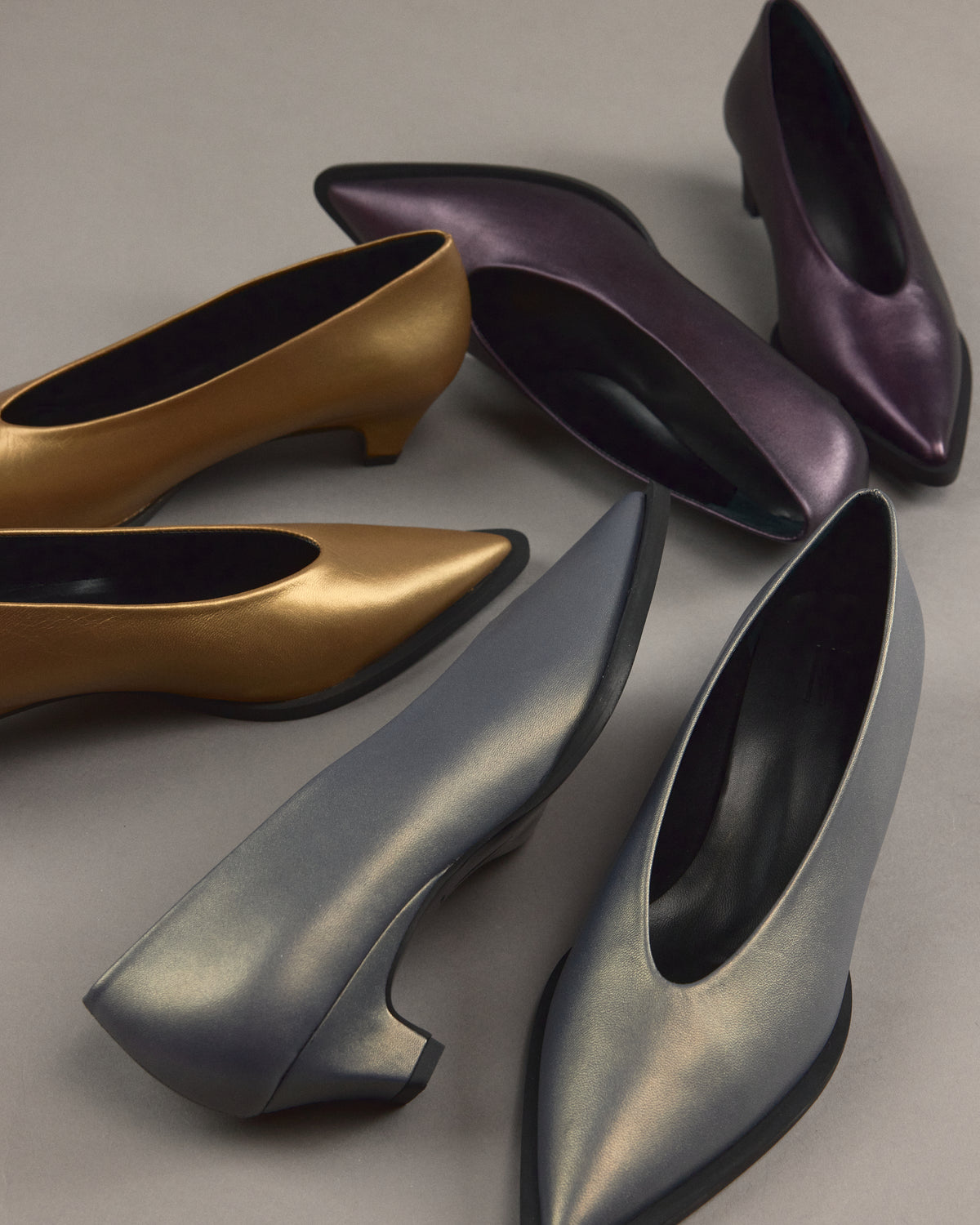 Jolia pump in metallic silver