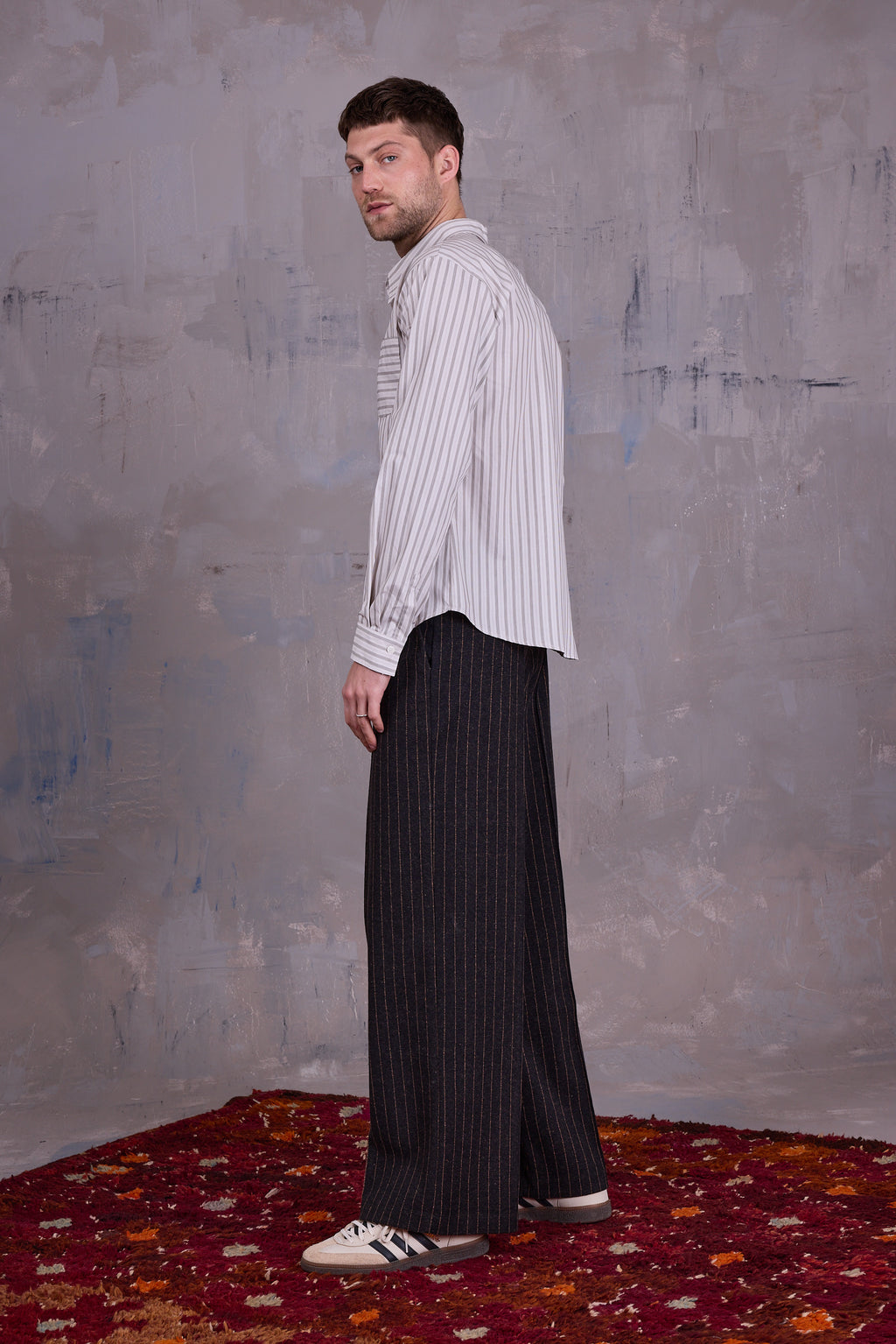 Godfried shirt in grey vintage cotton stripes