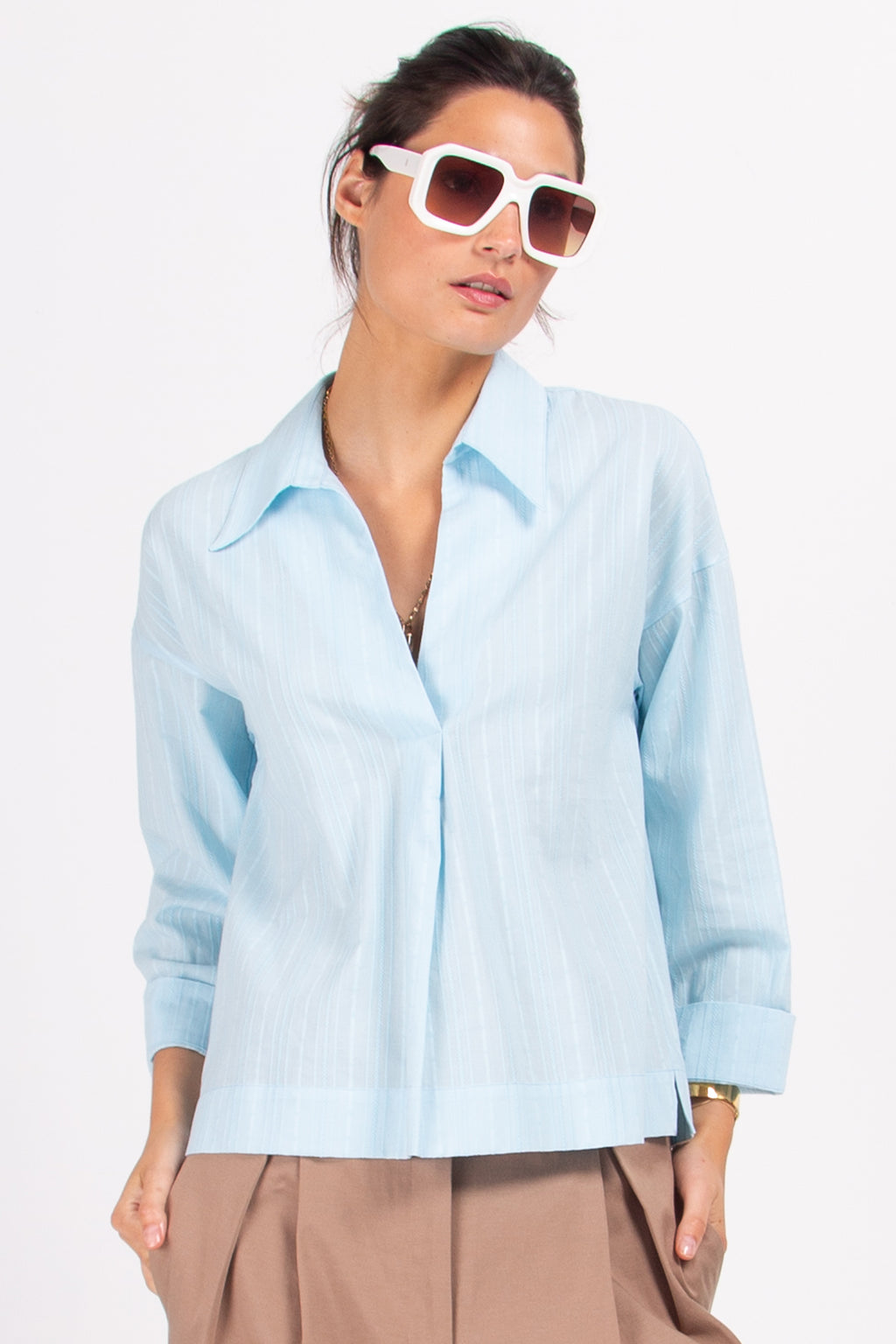 Bluse Daan aus hellblauer französischer Baumwolle