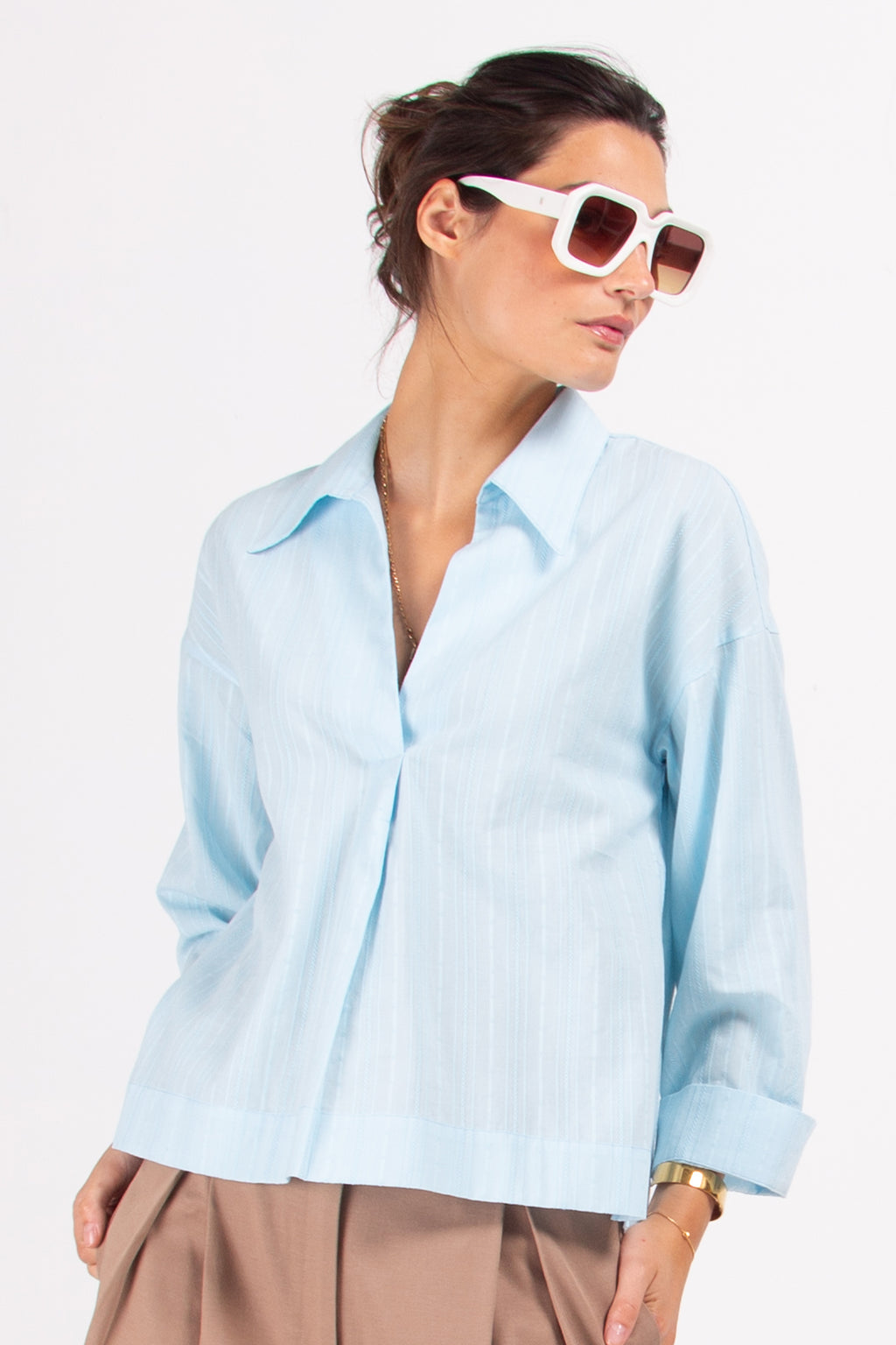 Bluse Daan aus hellblauer französischer Baumwolle