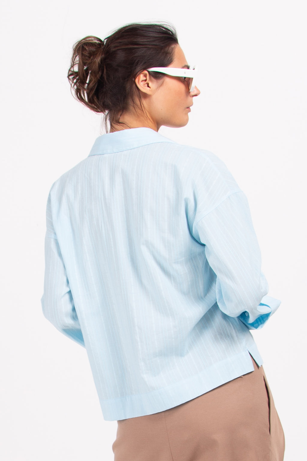 Bluse Daan aus hellblauer französischer Baumwolle