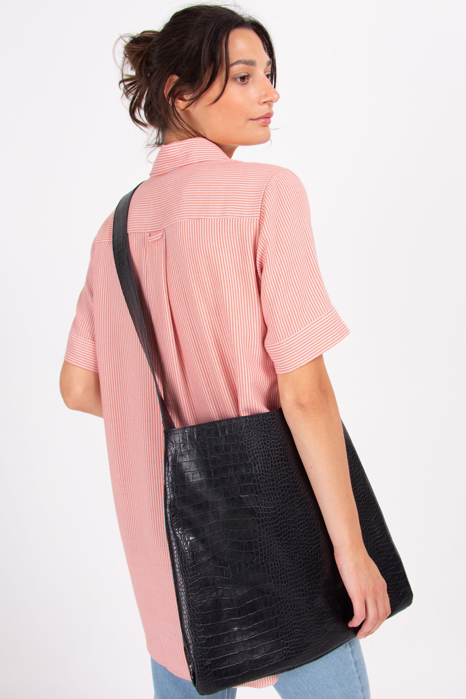 Große Crossbody anthrazit