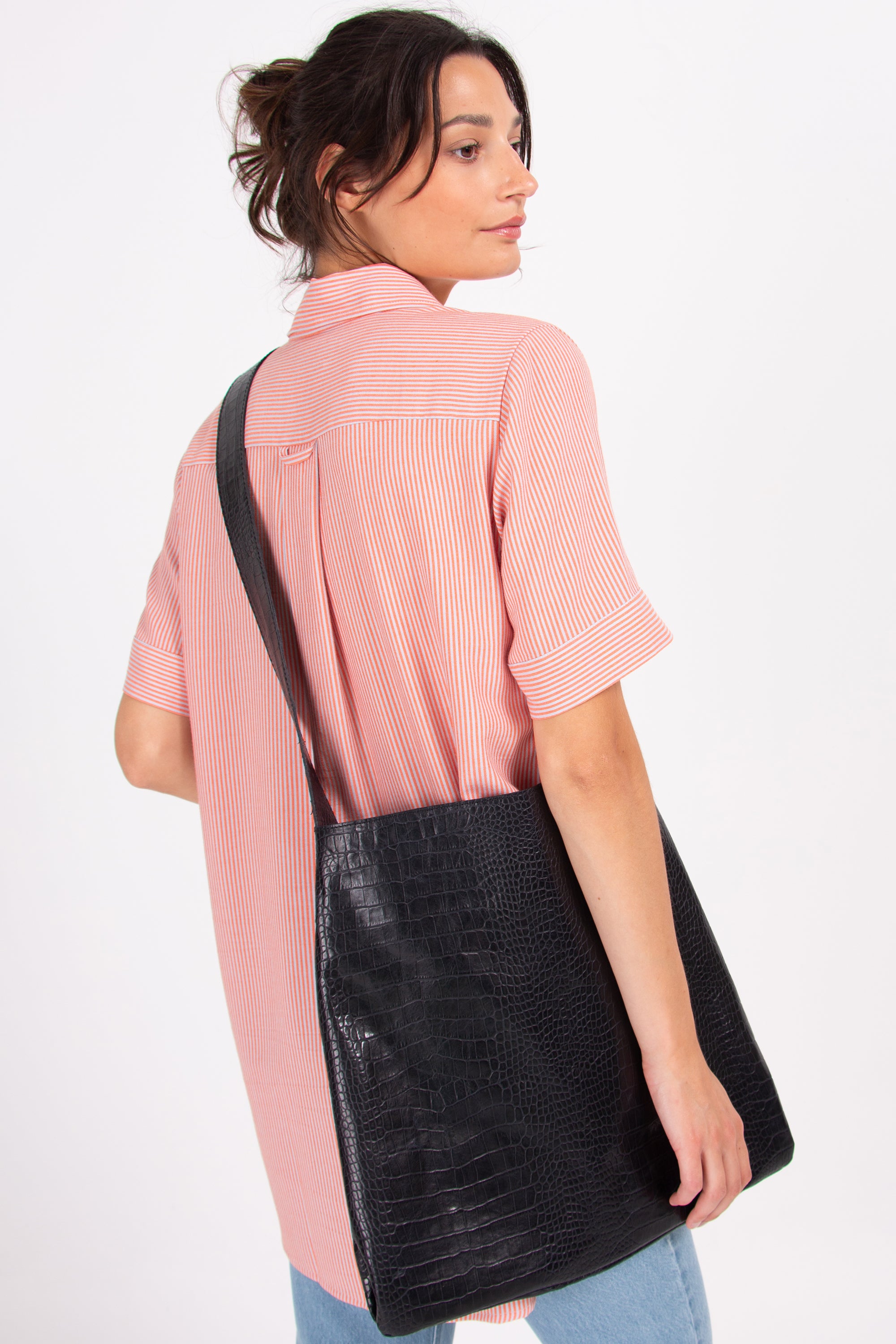 Große Crossbody anthrazit