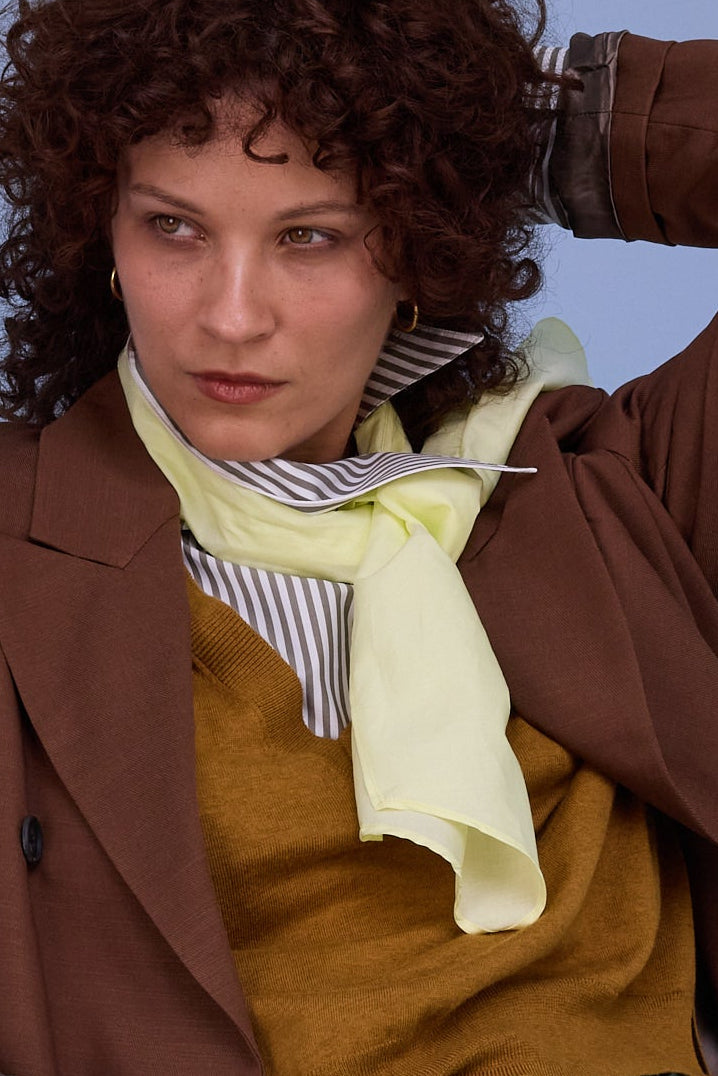 Hee sjaaltje in tender yellow