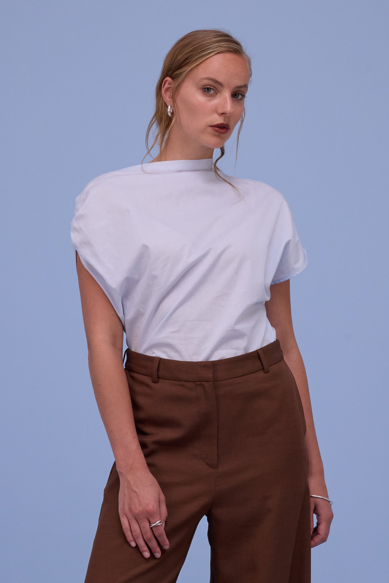 Feline top in springwater